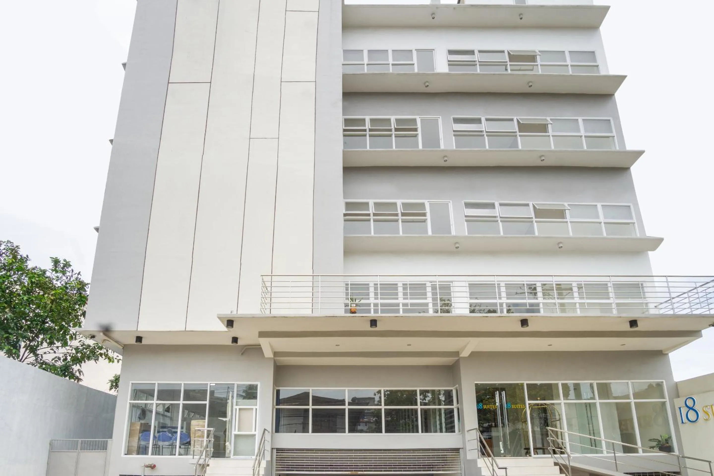 Facade/entrance in 18 Suites Cebu