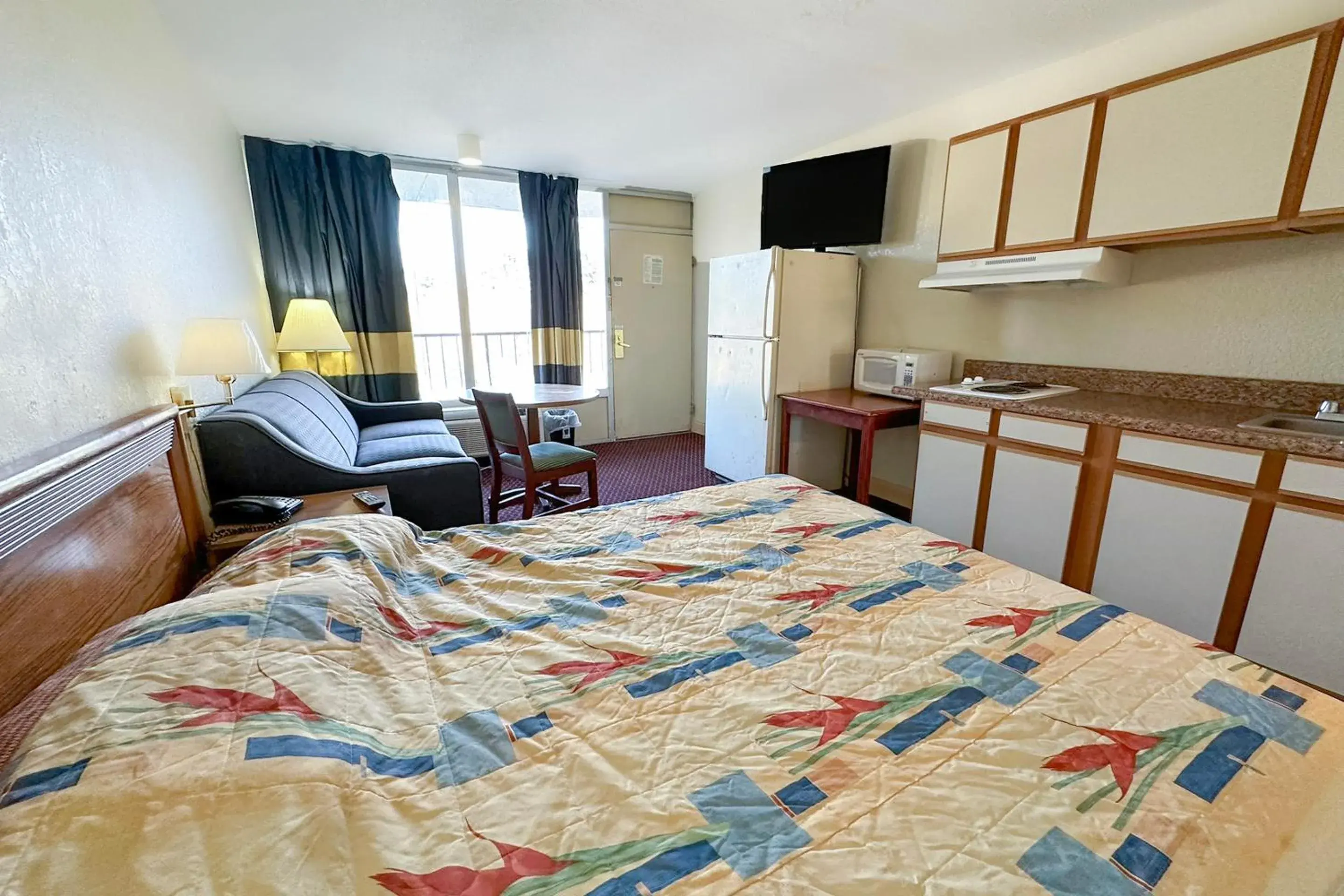 Bedroom, Bed in Super Inn & Suites by OYO Milledgeville