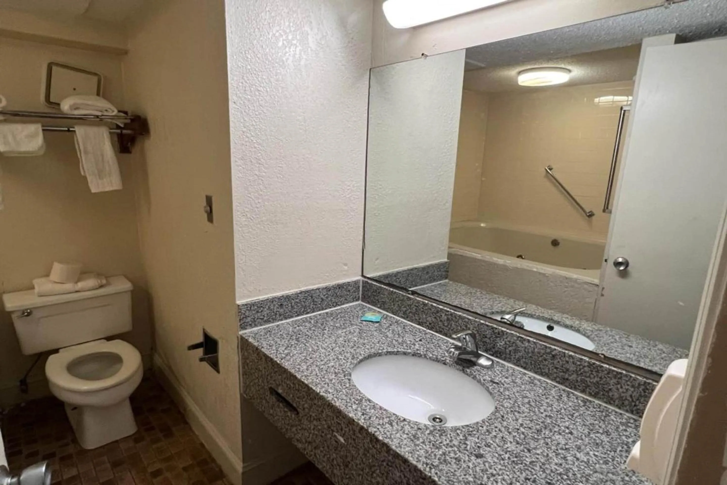 Bathroom in Super Inn & Suites by OYO Milledgeville
