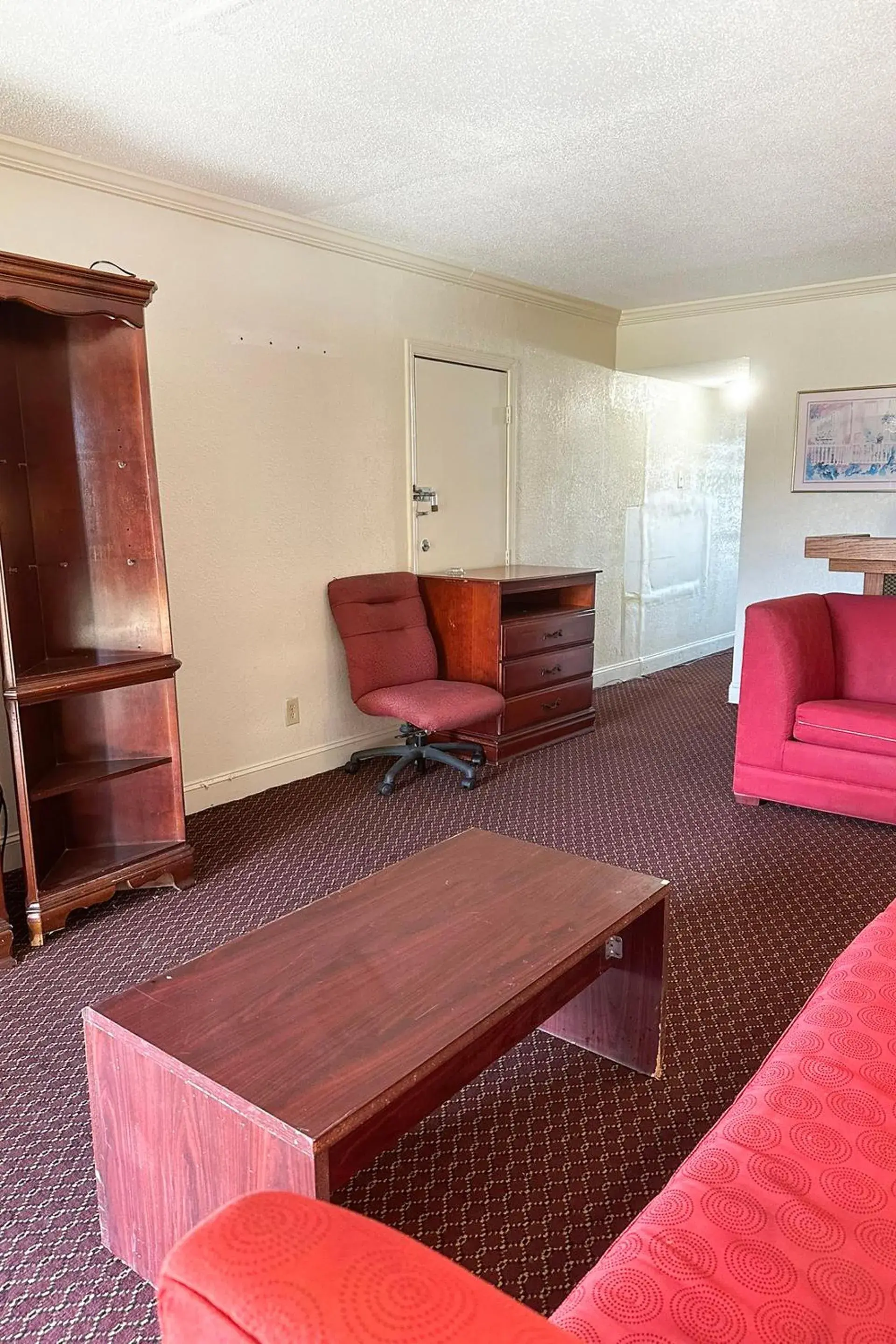 Seating Area in Super Inn & Suites by OYO Milledgeville
