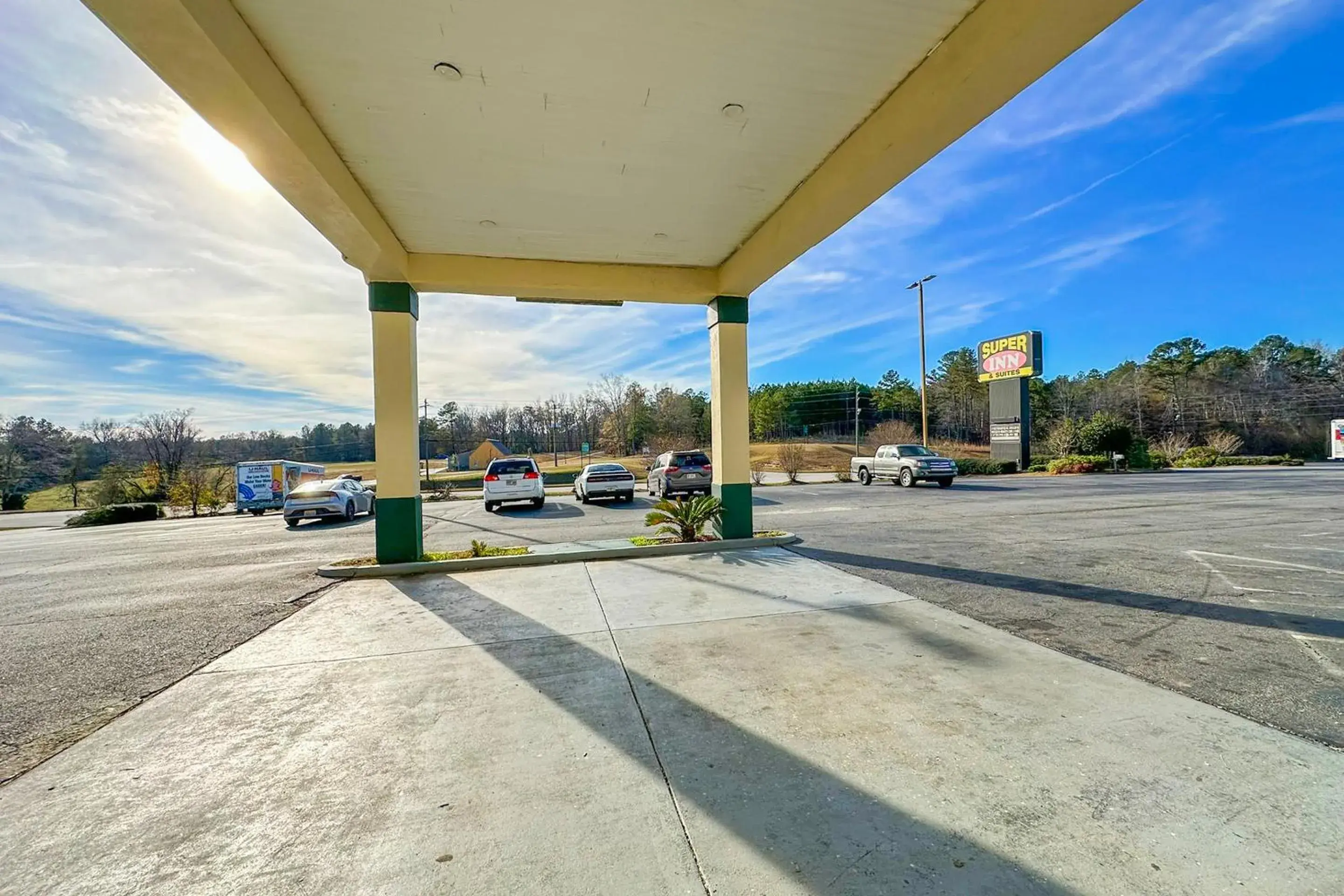 Parking in Super Inn & Suites by OYO Milledgeville