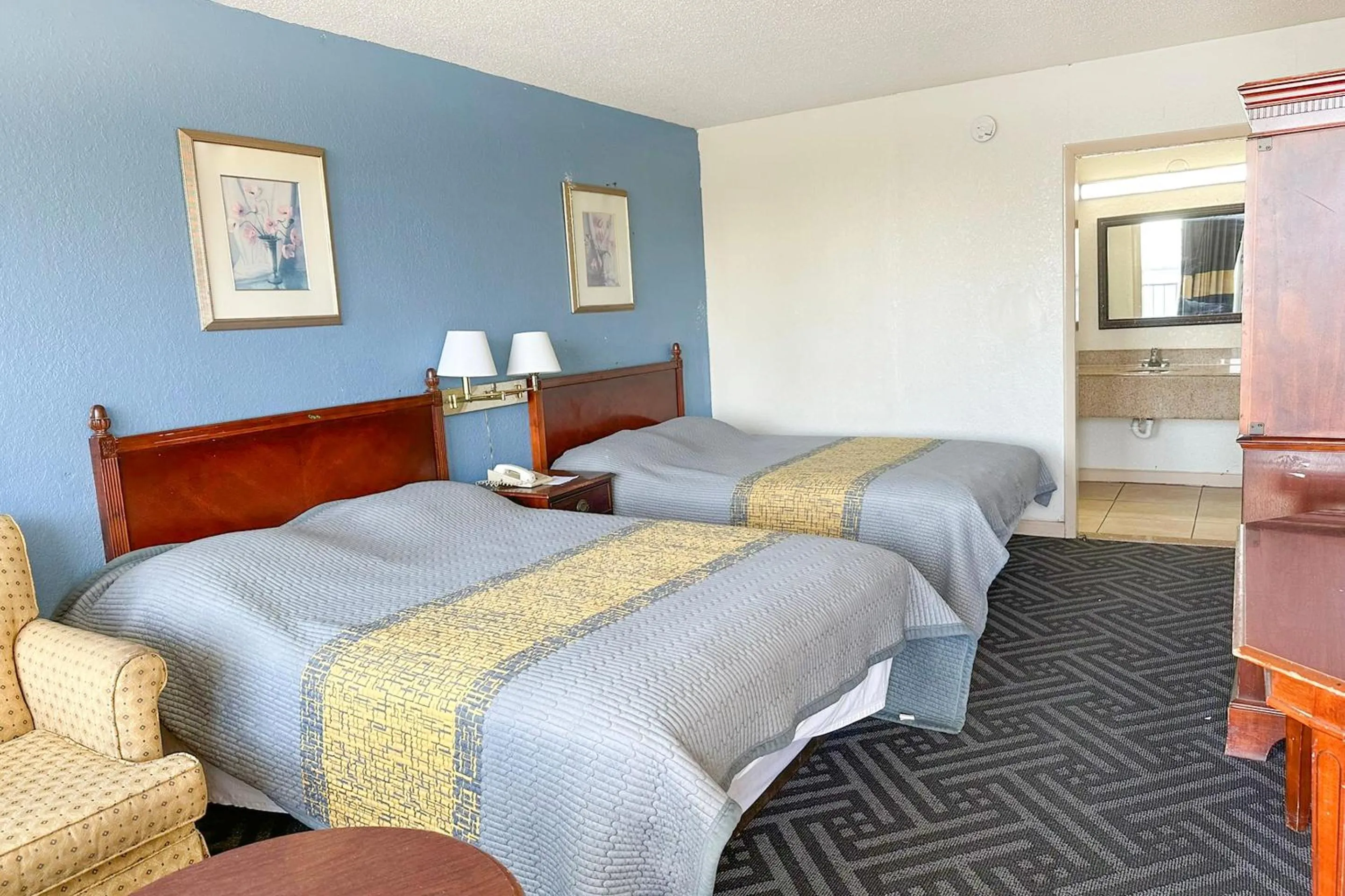 Bedroom, Bed in Super Inn & Suites by OYO Milledgeville