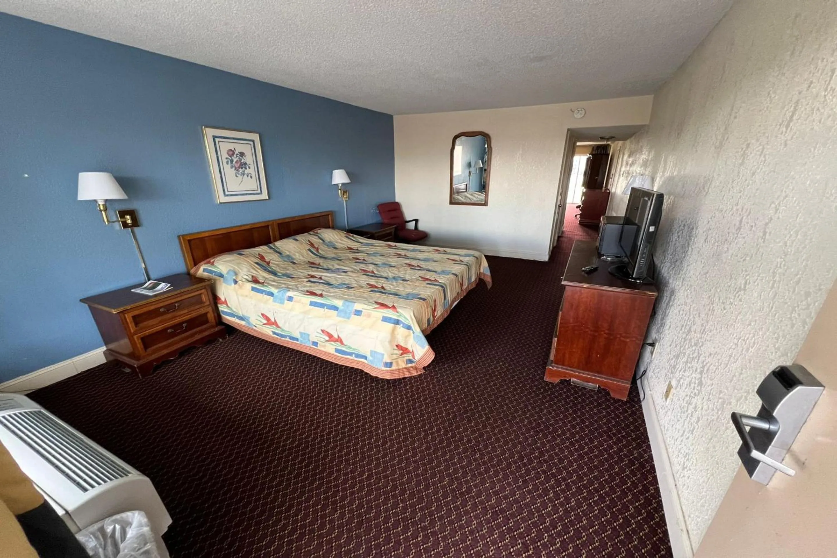 Bedroom, Bed in Super Inn & Suites by OYO Milledgeville