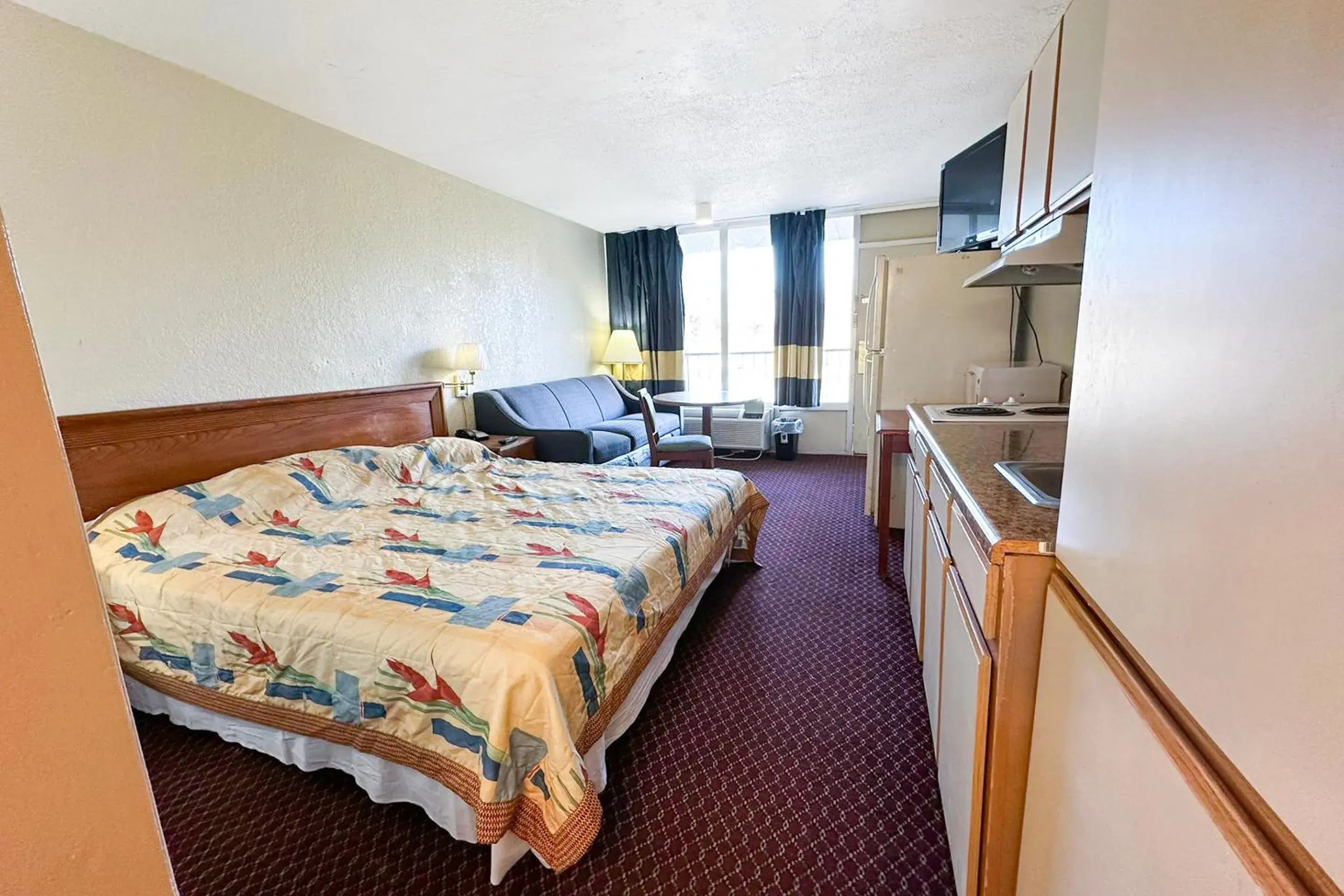 Bedroom, Bed in Super Inn & Suites by OYO Milledgeville