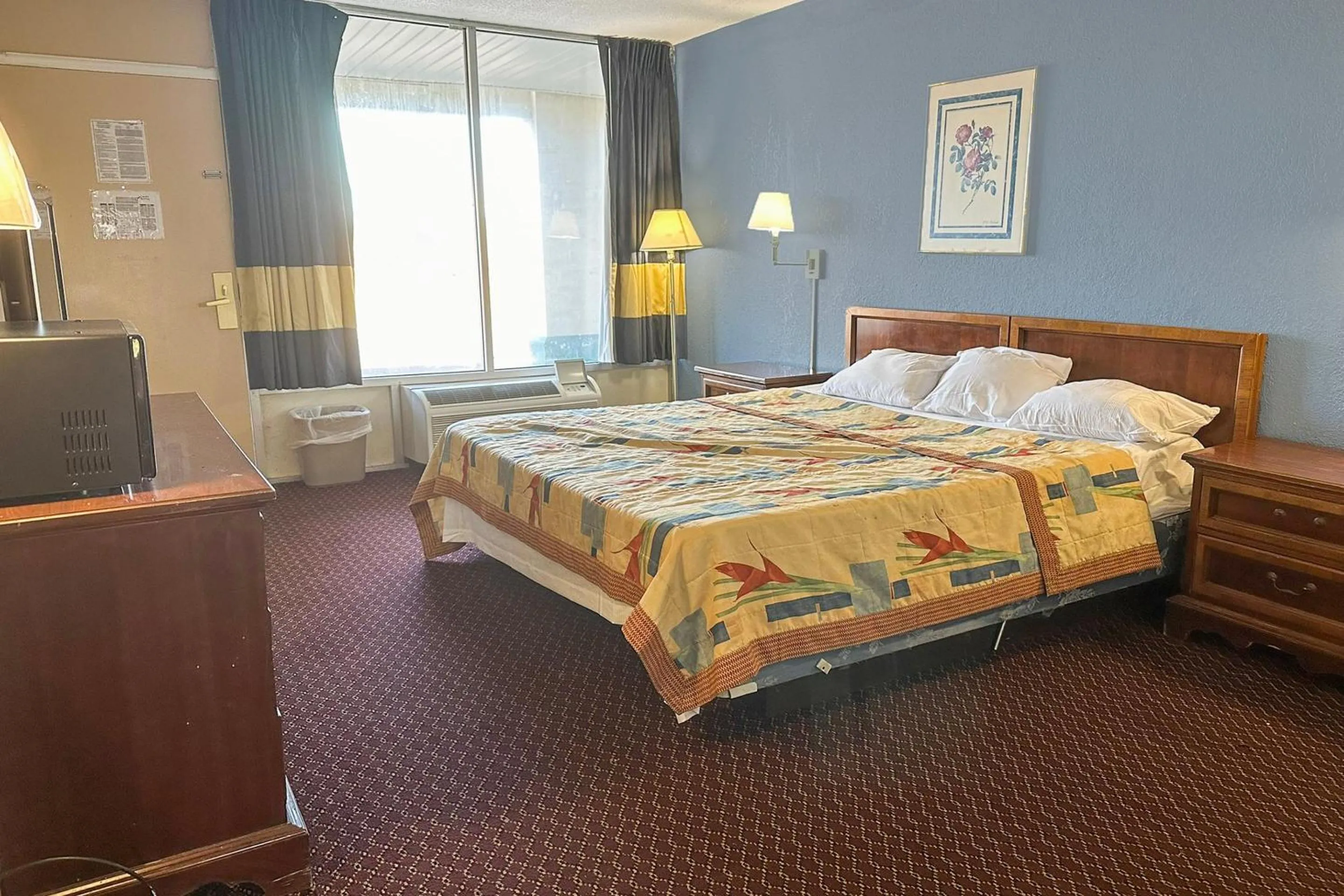 Bedroom, Bed in Super Inn & Suites by OYO Milledgeville