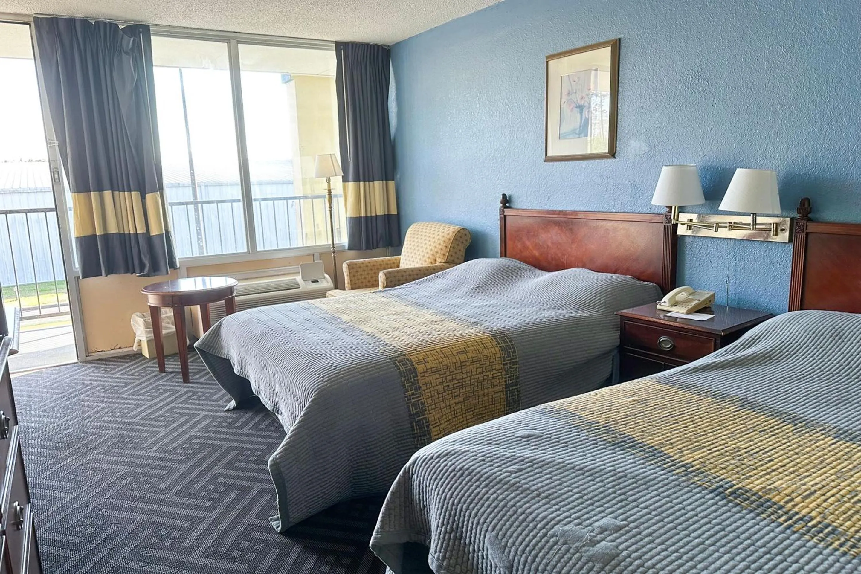 Bedroom, Bed in Super Inn & Suites by OYO Milledgeville