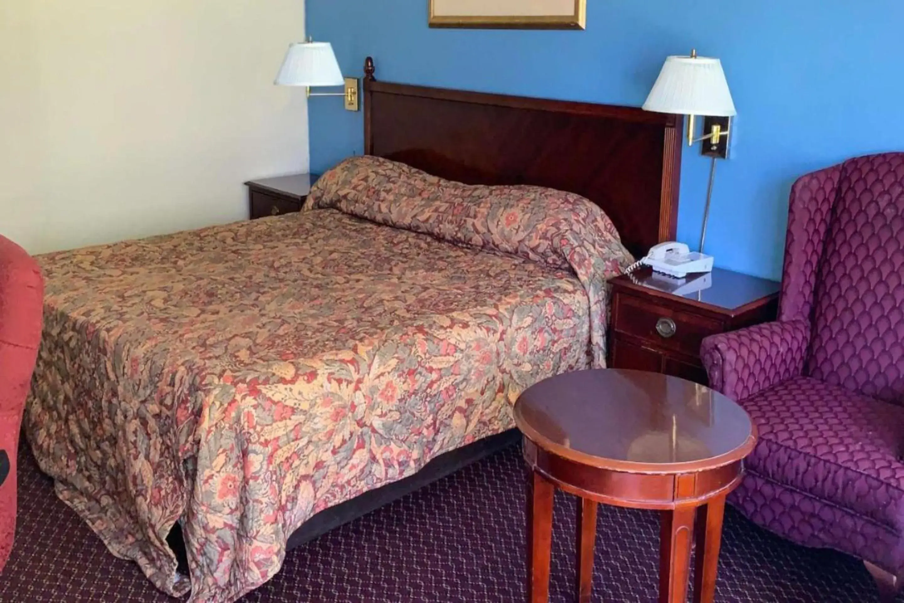 Bedroom, Bed in Super Inn & Suites by OYO Milledgeville