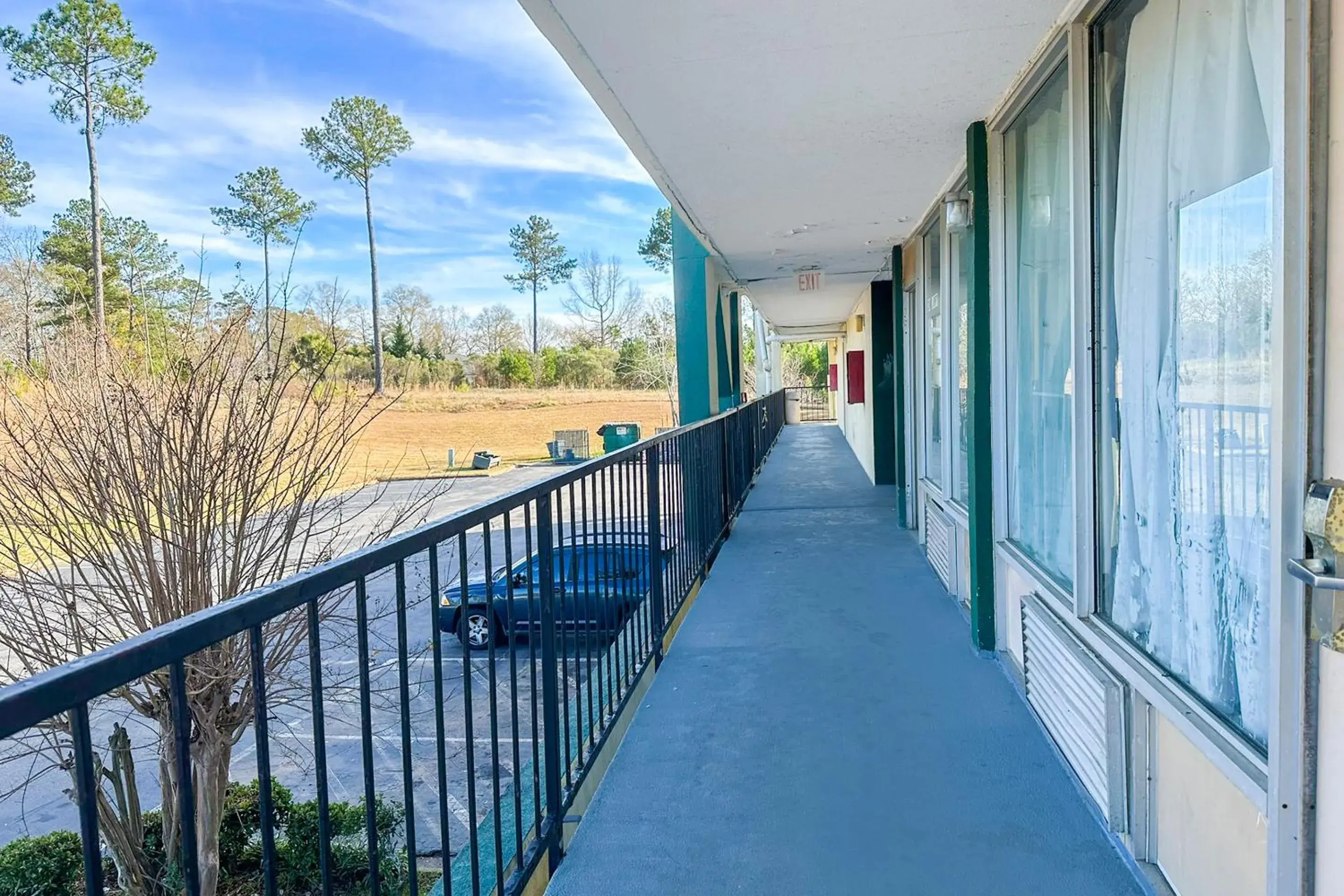 Lobby or reception, Balcony/Terrace in Super Inn & Suites by OYO Milledgeville