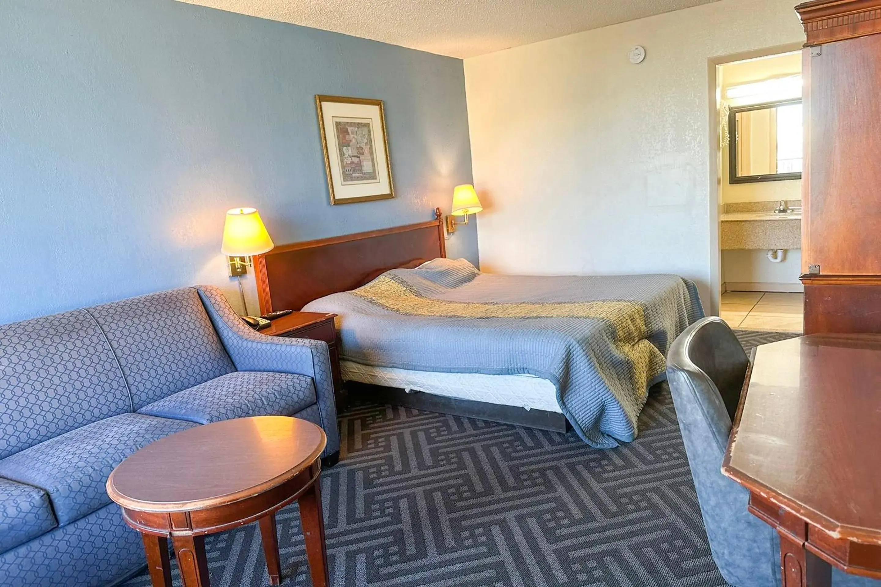 Bedroom, Bed in Super Inn & Suites by OYO Milledgeville