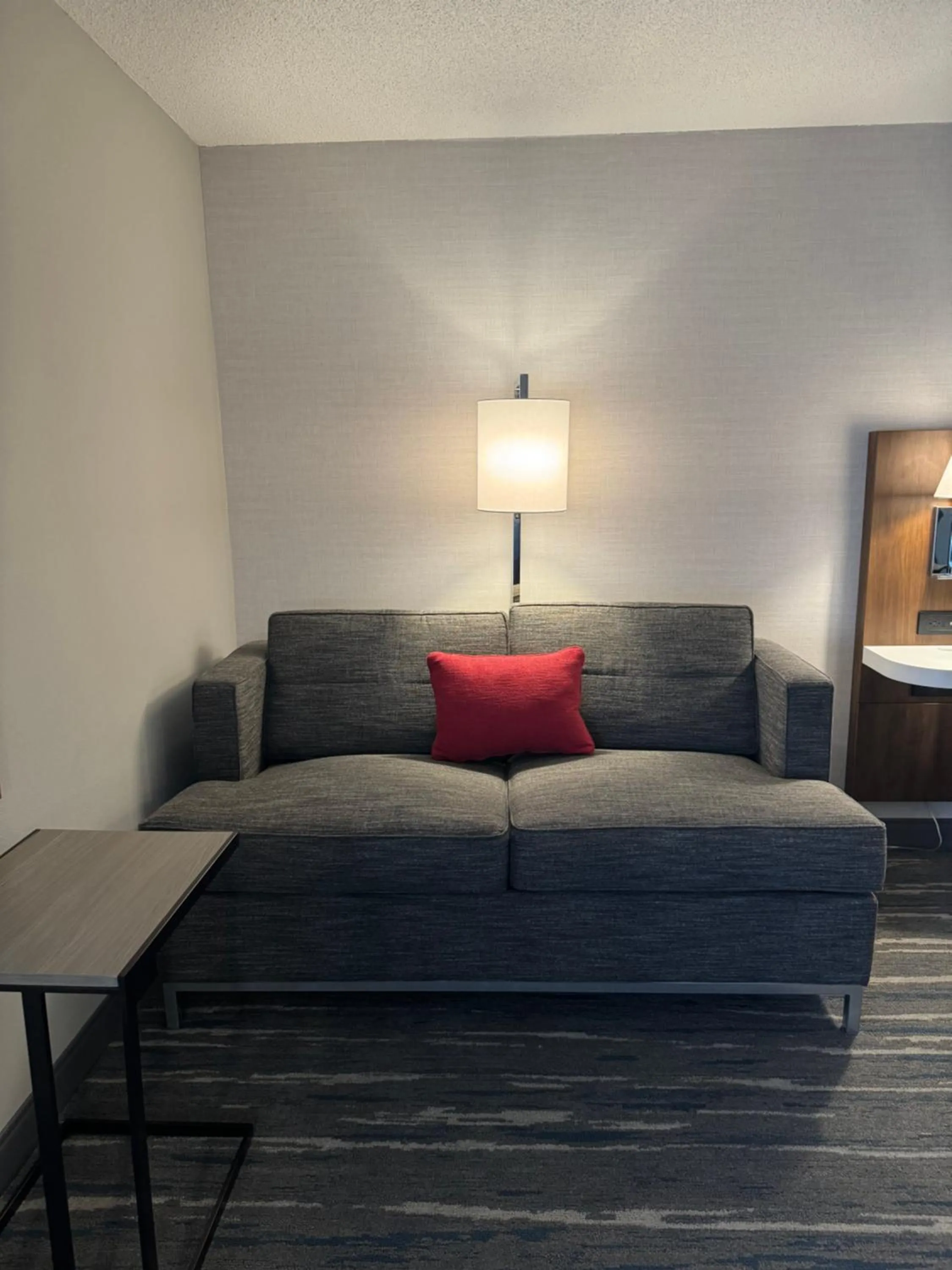 Bedroom in Hampton Inn South Heritage Park