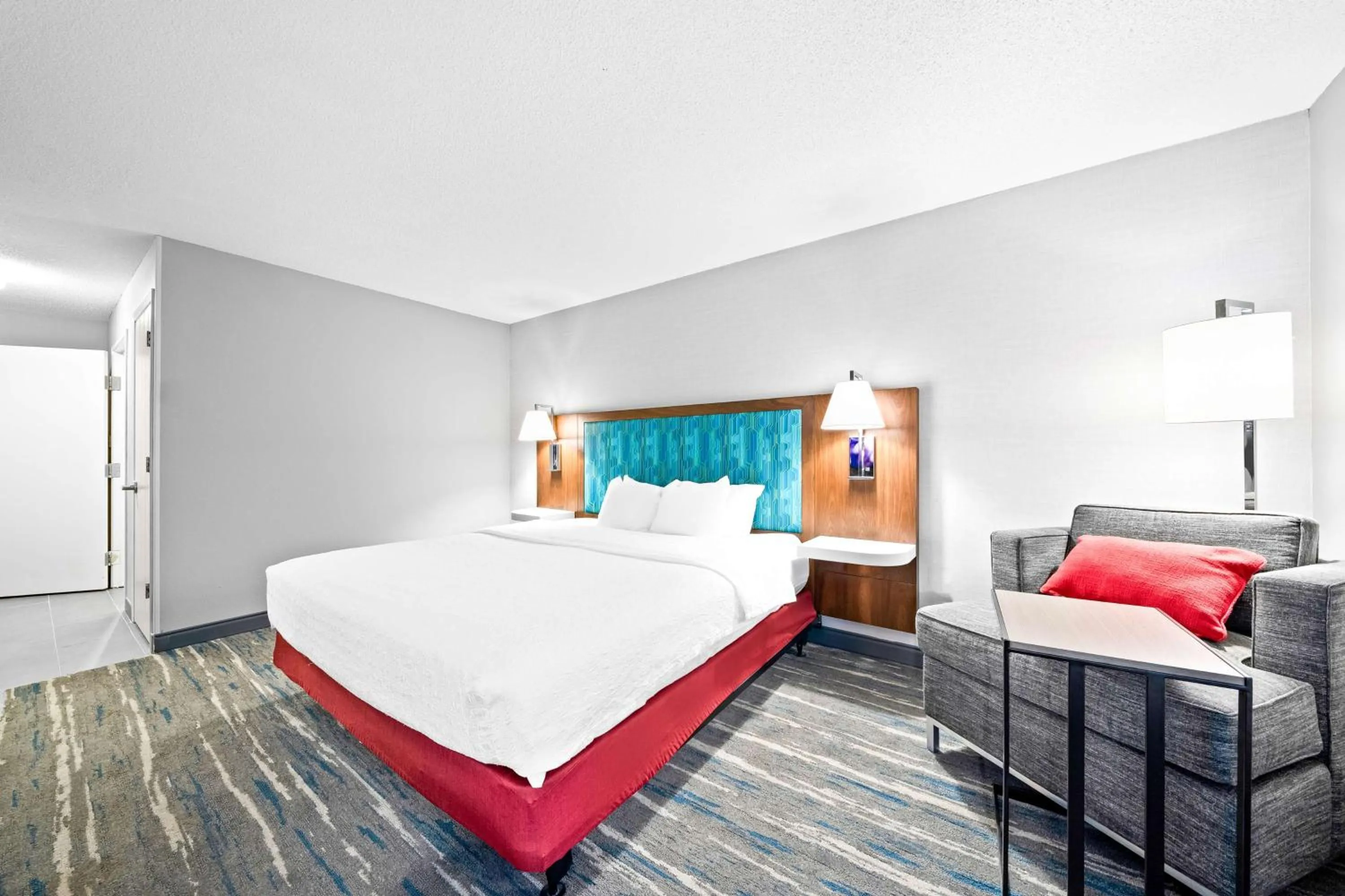 Bed in Hampton Inn South Heritage Park