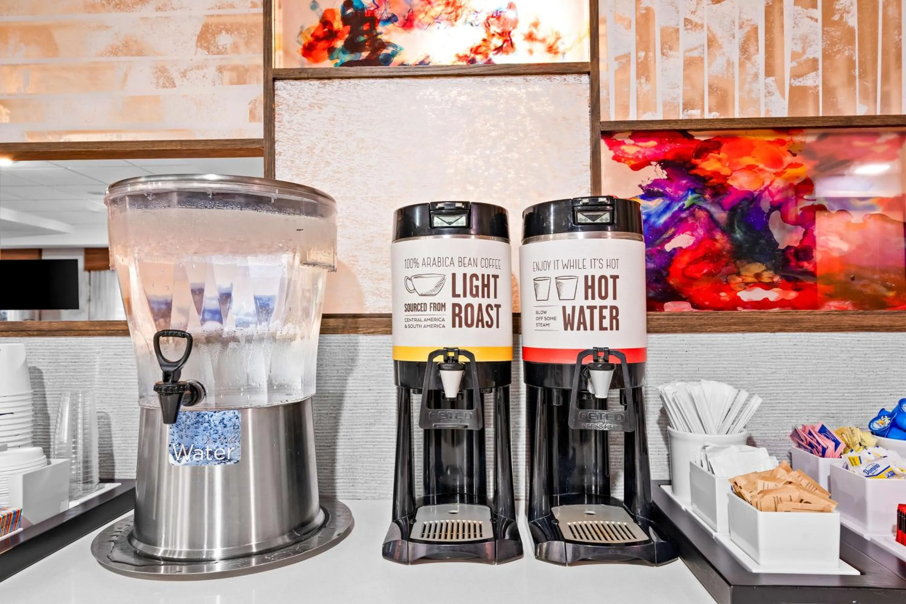 Dining area in Hampton Inn South Heritage Park