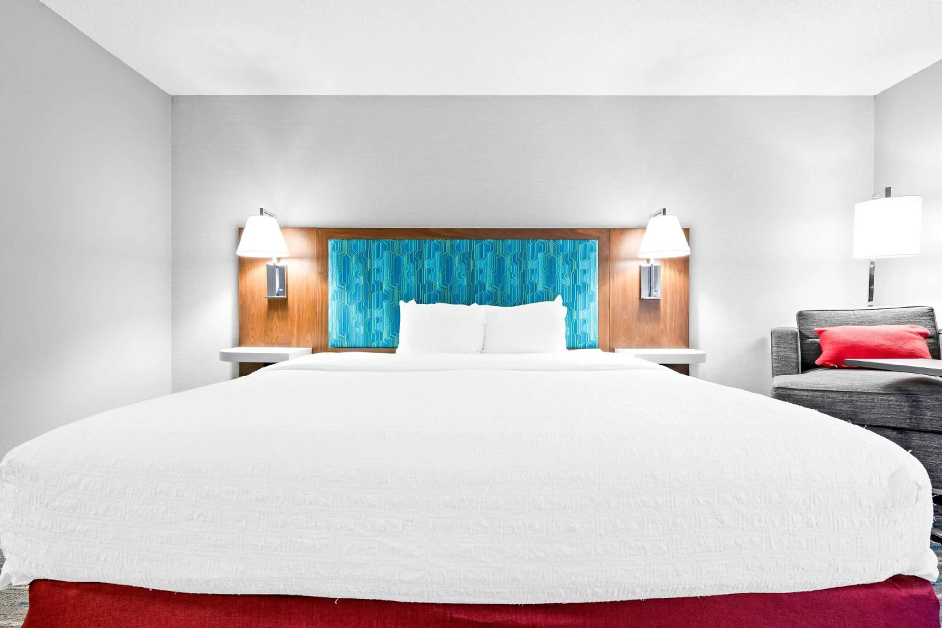 Bed in Hampton Inn South Heritage Park