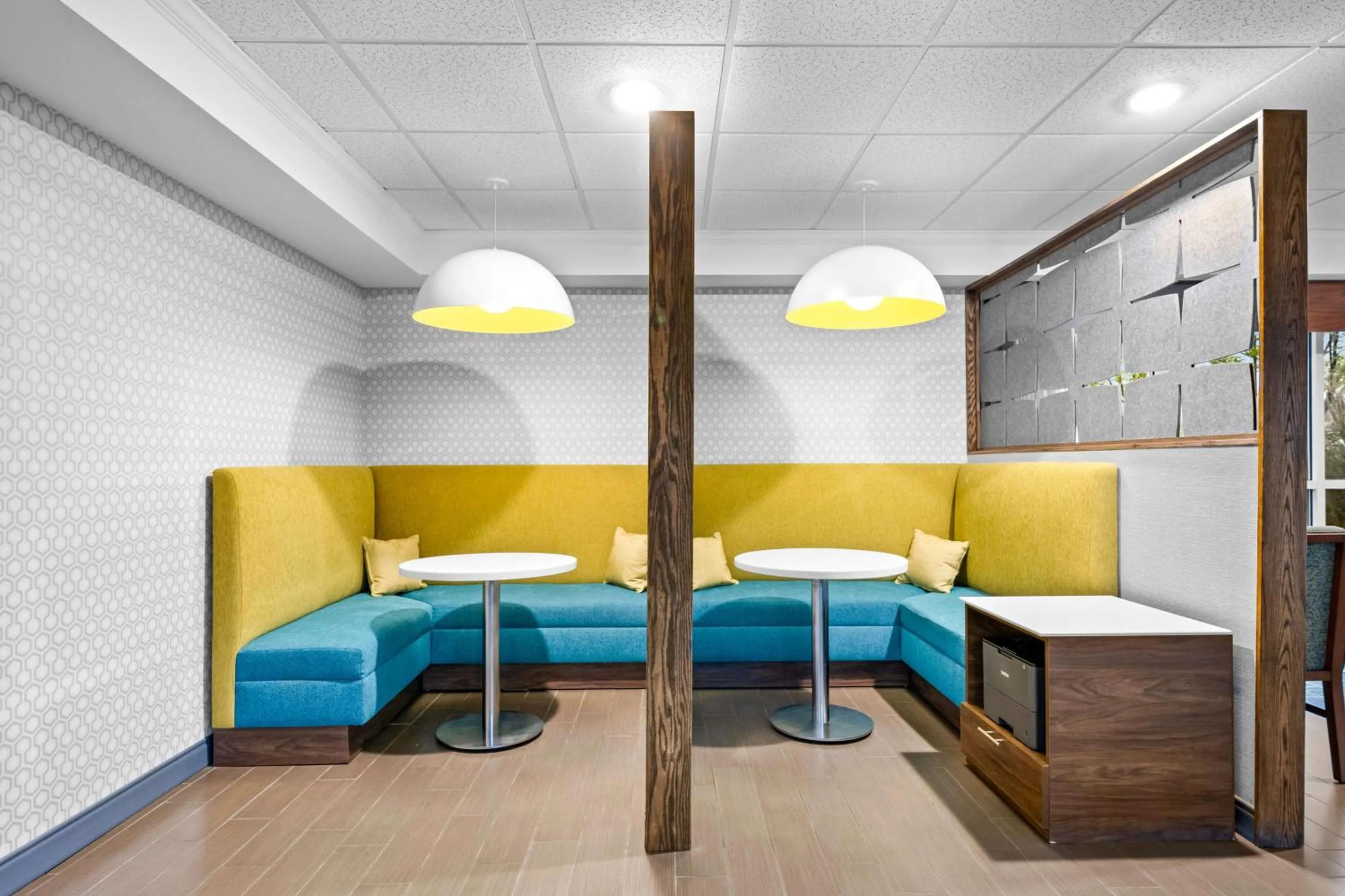 Lobby or reception in Hampton Inn South Heritage Park