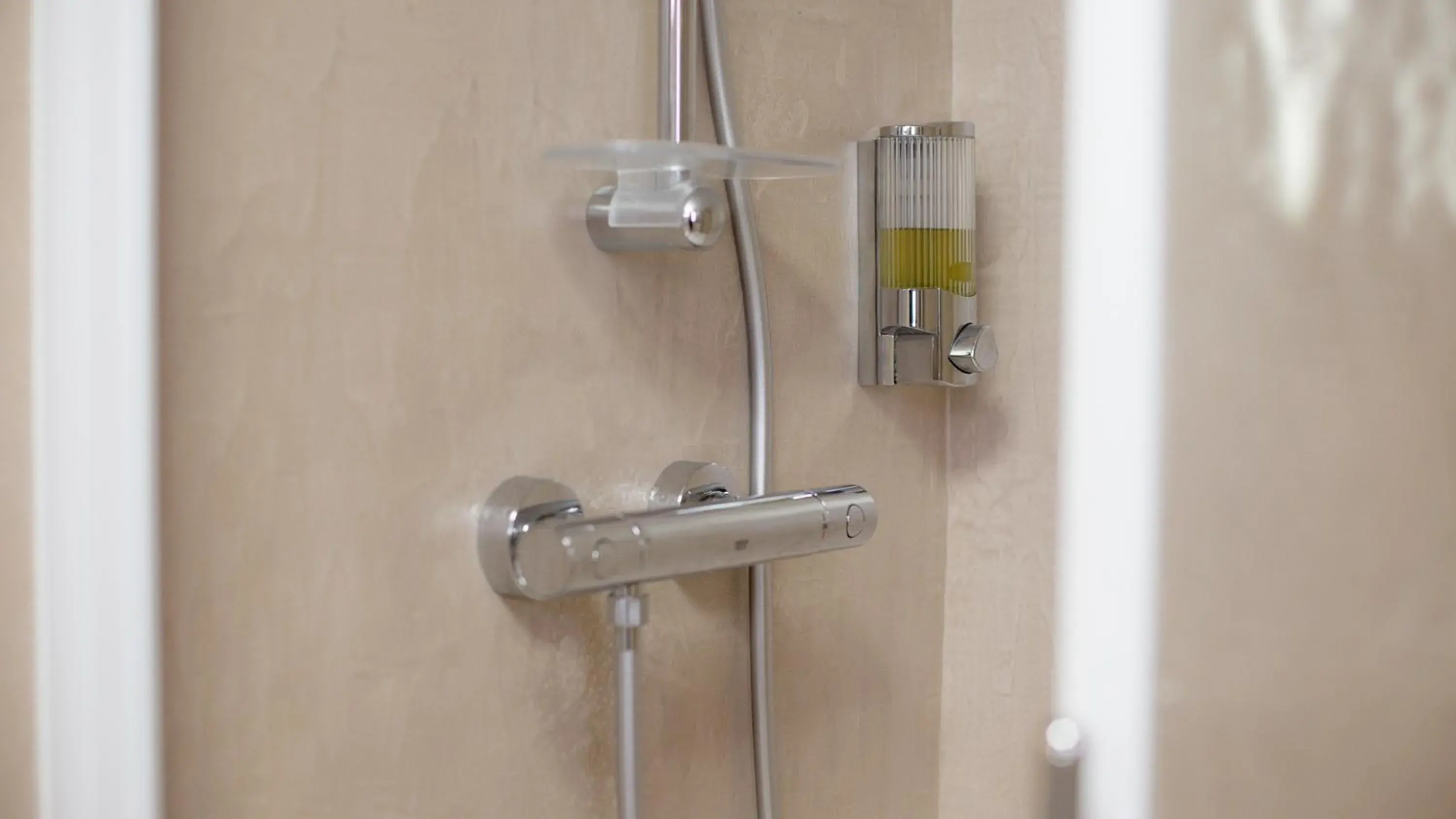 Comfort Twin Room in Hôtel Napoléon Comfort Twin Room in Hôtel Napoléon