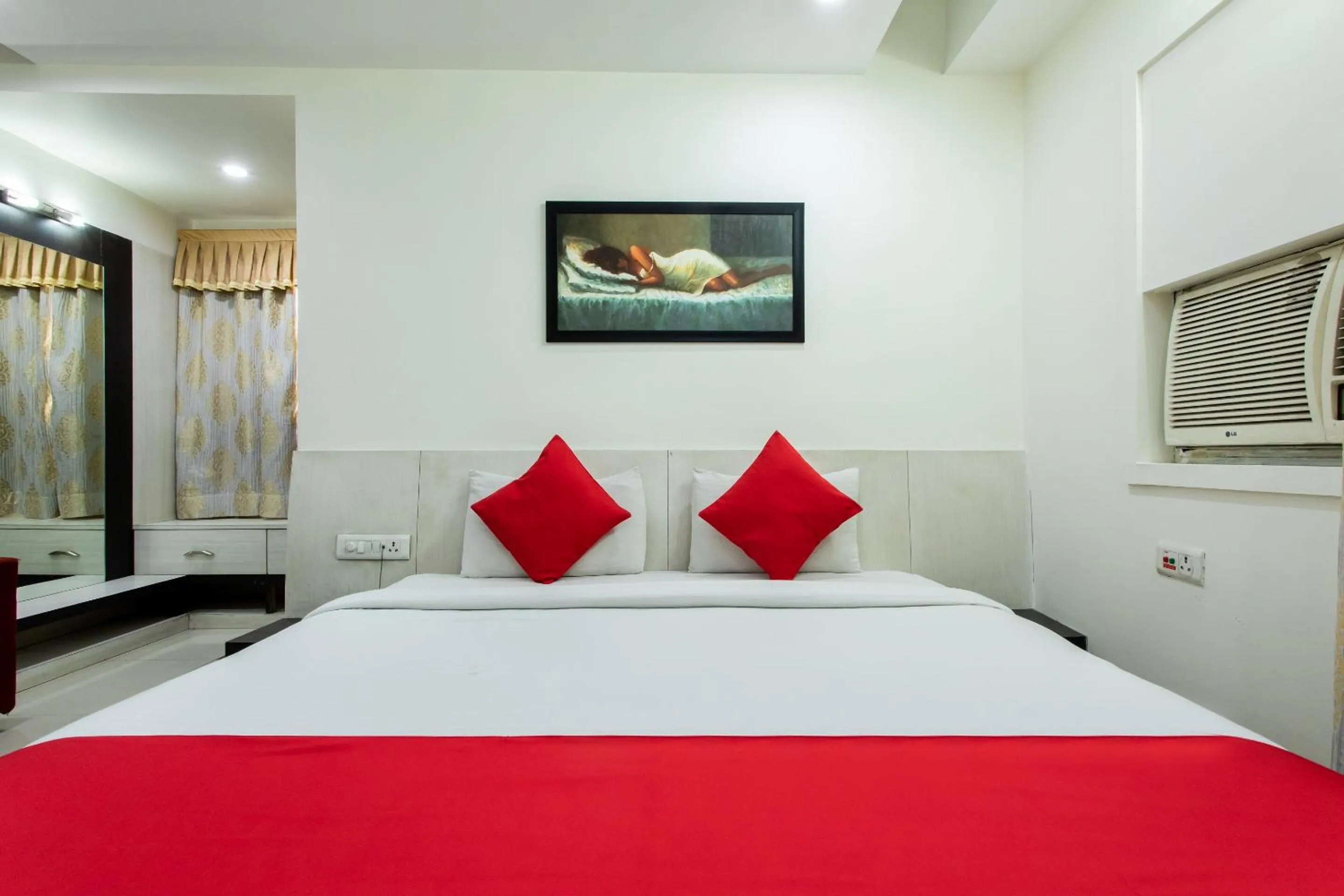 Bedroom, Bed in Hotel O Mohit Regency