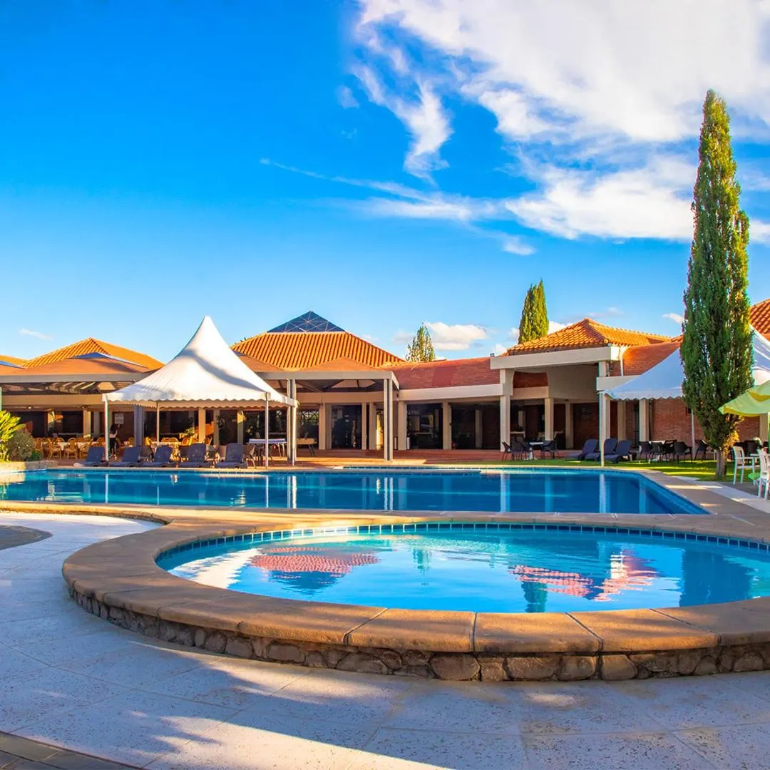 Swimming pool in Hotel Los Parrales