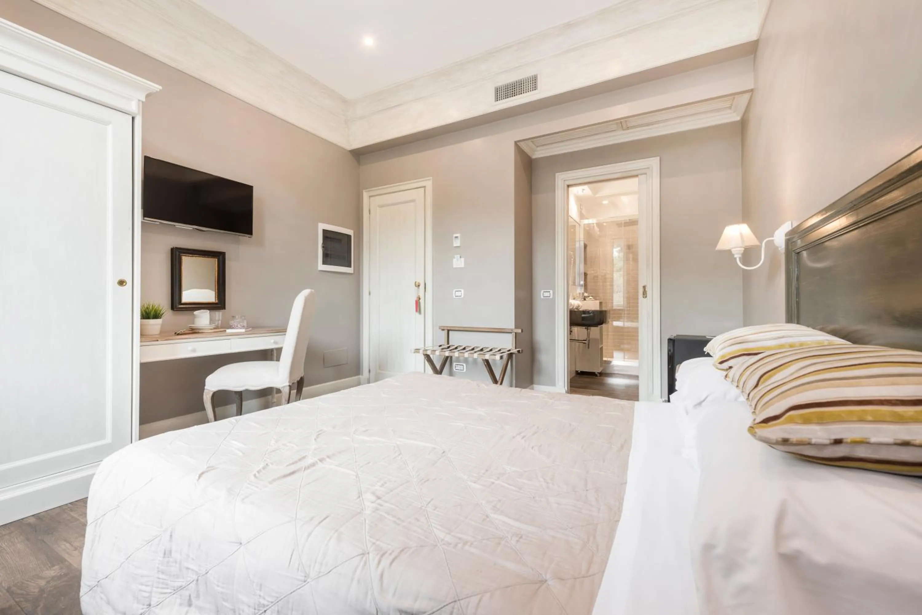 Bathroom, Bed in Le Stanze Di Elle