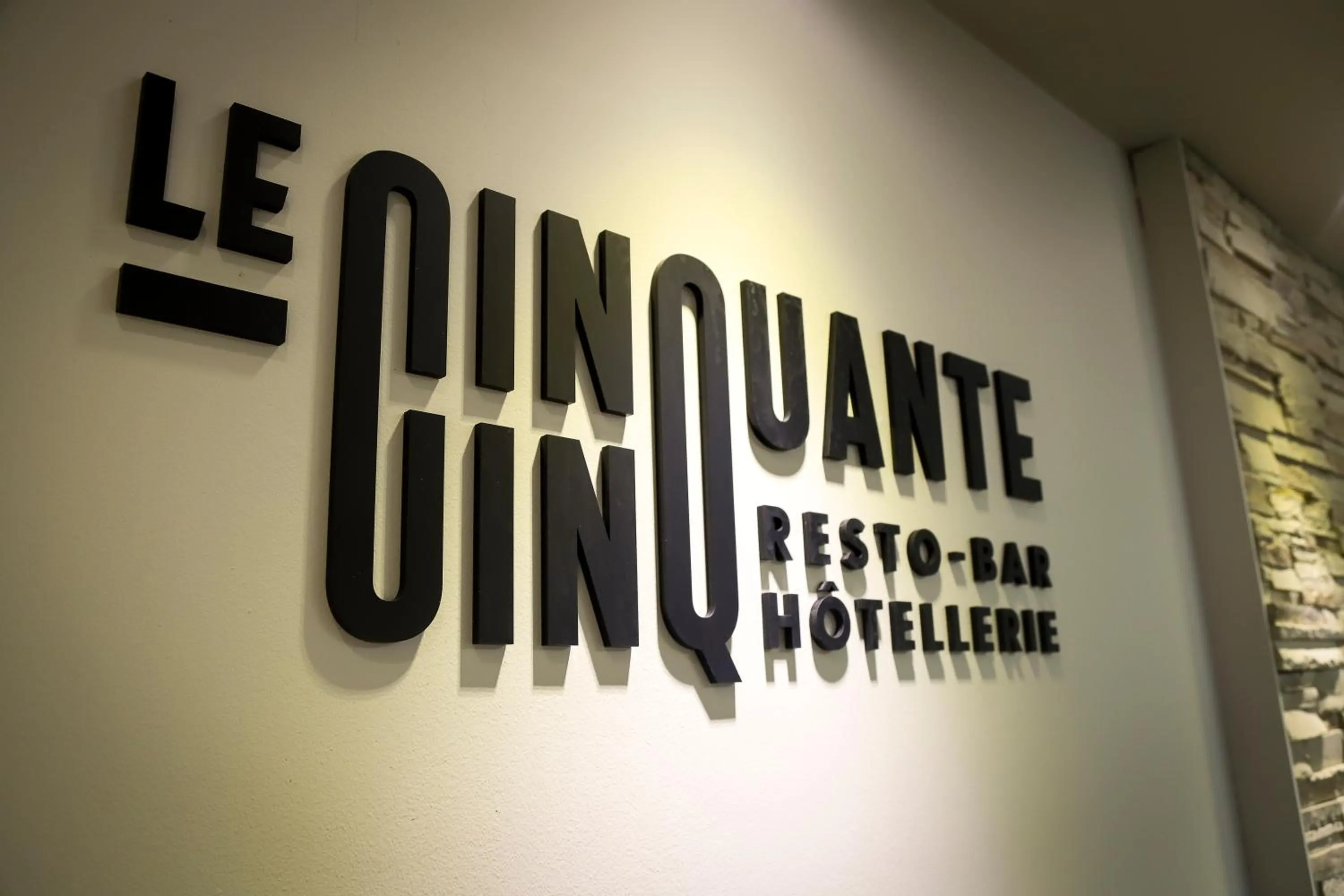 Property logo or sign in Complexe Hotelier Le 55