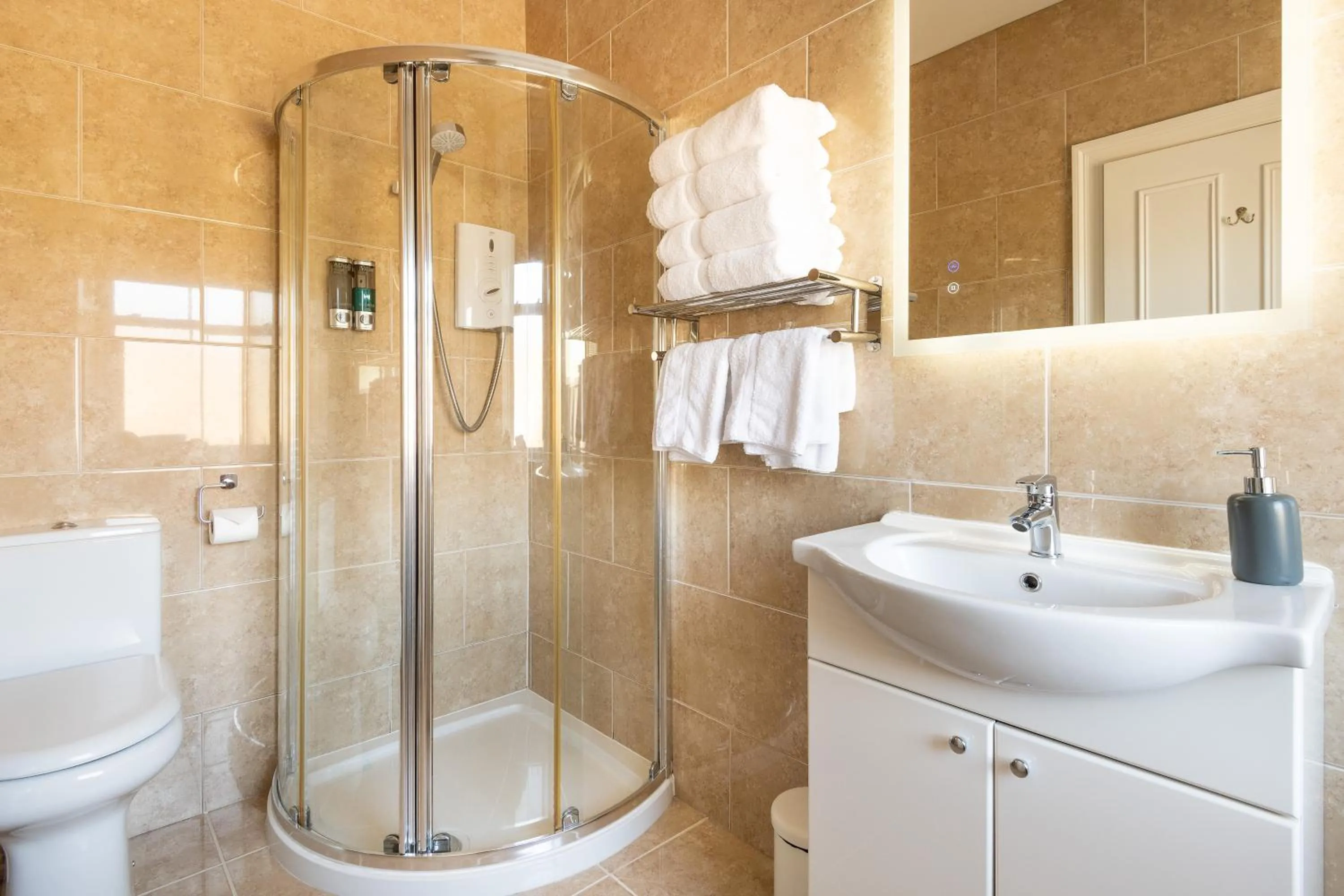 Shower in Atholl Villa Guest House