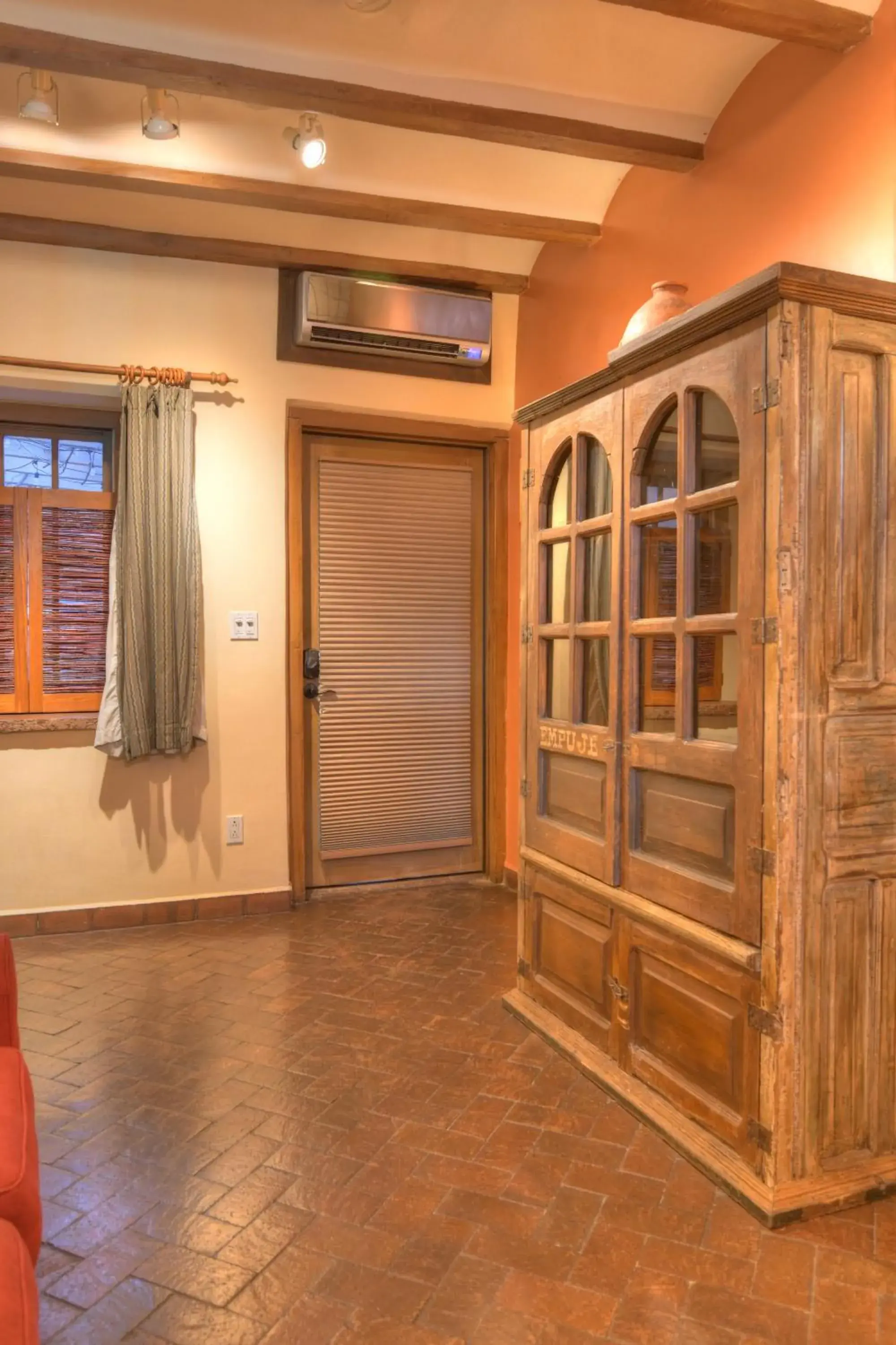 Facade/entrance in Inn at Vanessie Facade/entrance in Inn at Vanessie