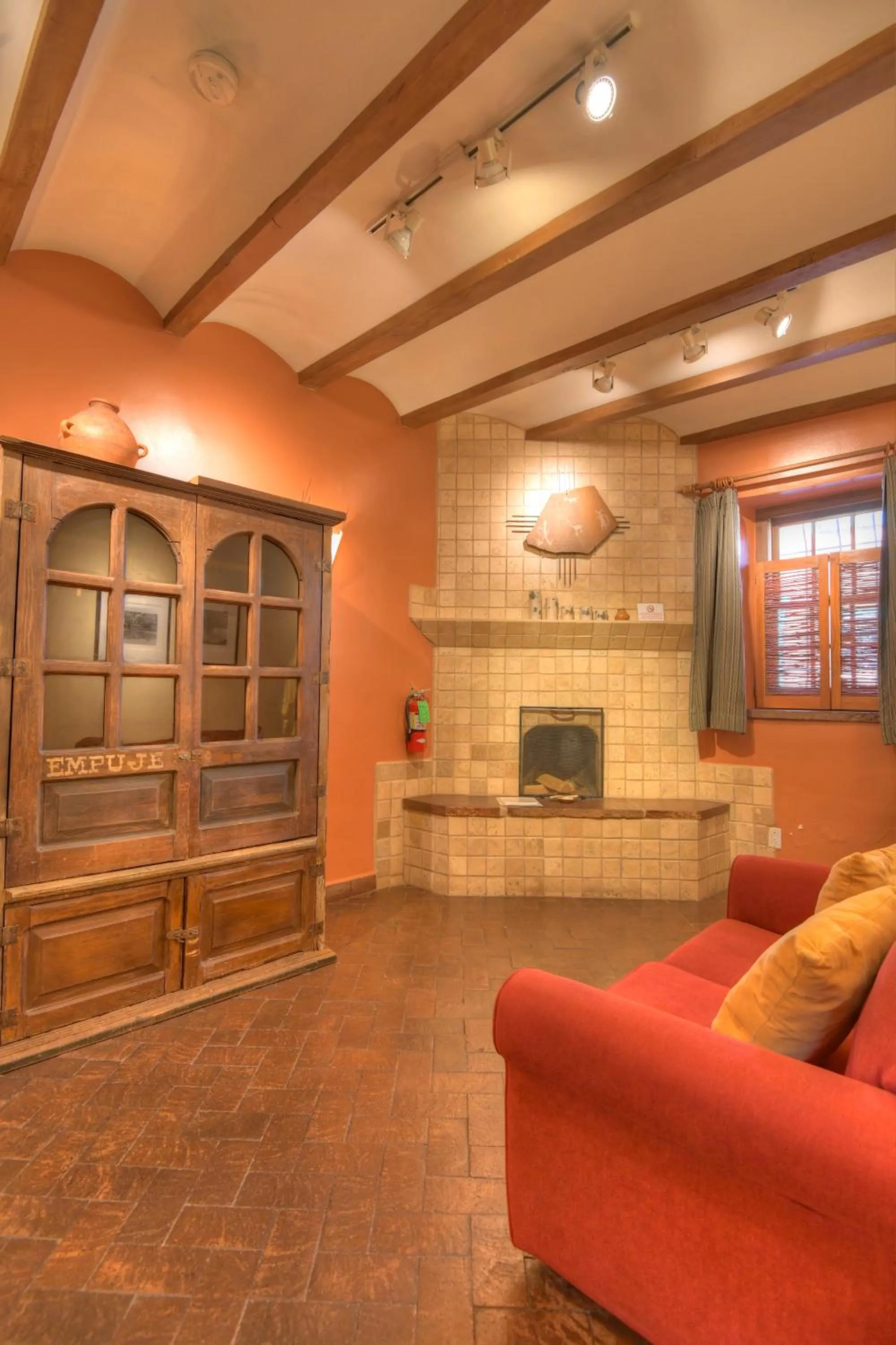 Living room in Inn at Vanessie