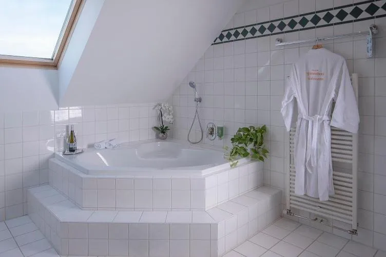 Bathroom in Thermenhotel Vier Jahreszeiten