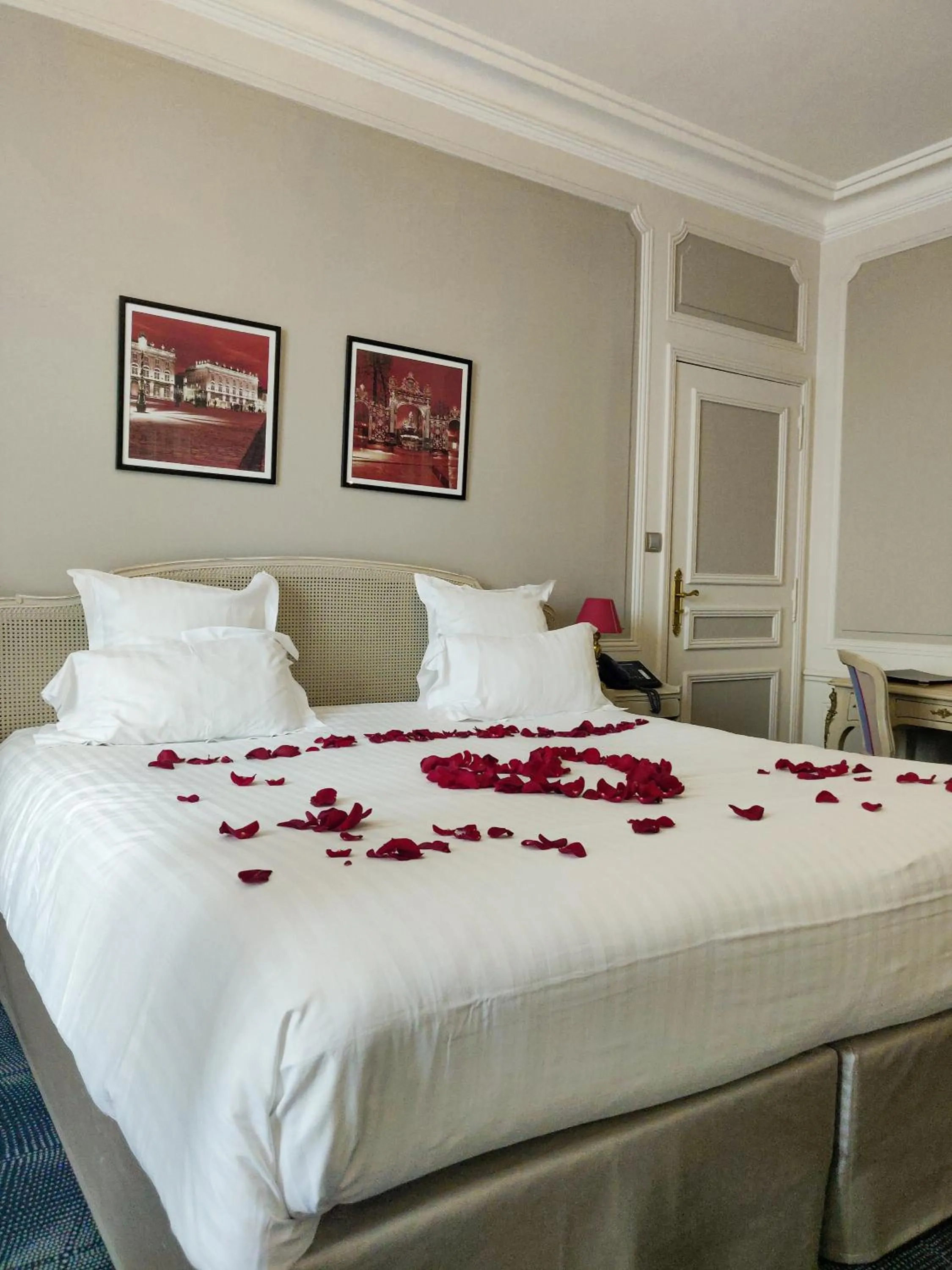 Bedroom in Grand Hotel De La Reine - Place Stanislas