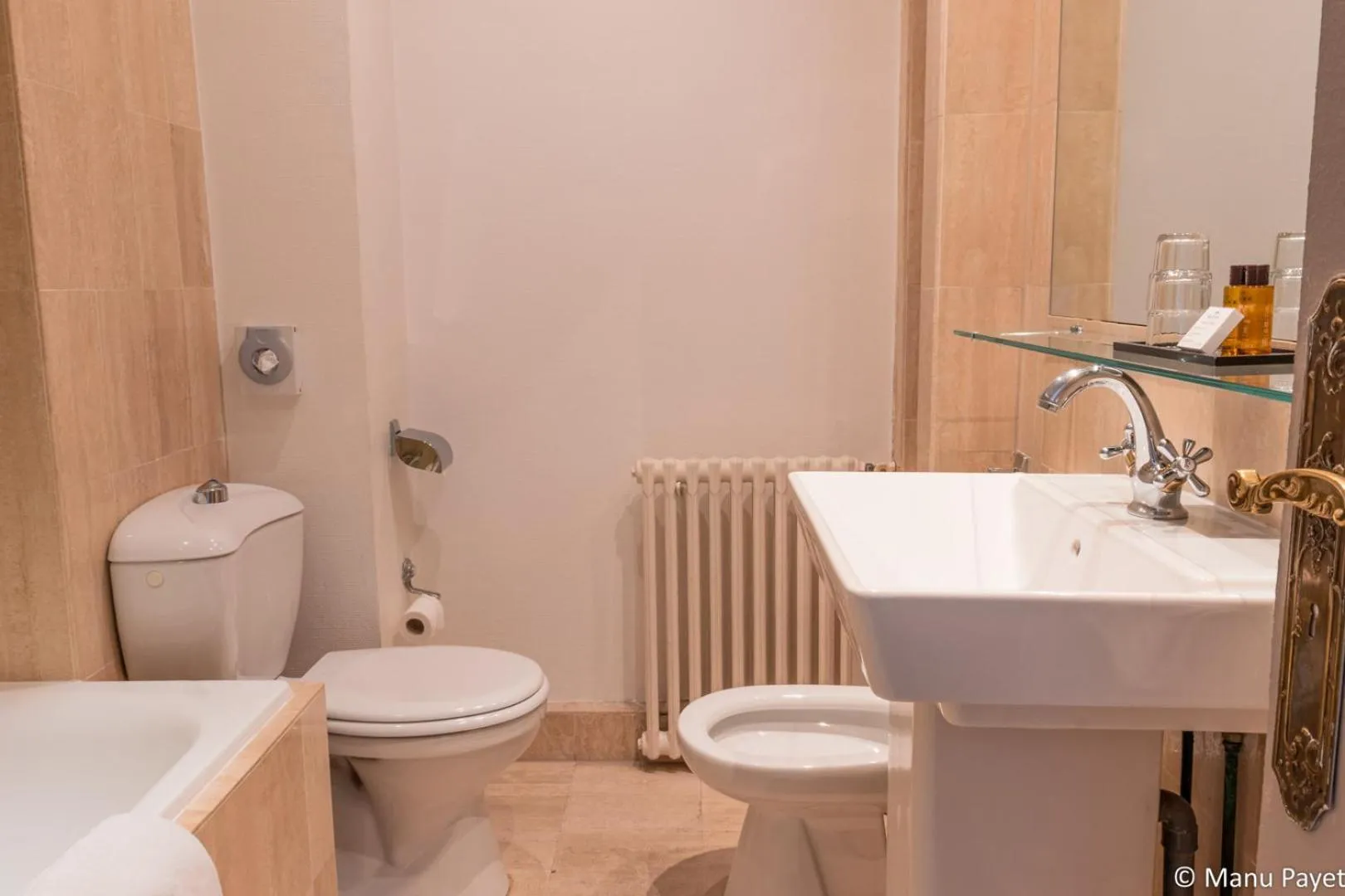 Bathroom in Grand Hotel De La Reine - Place Stanislas