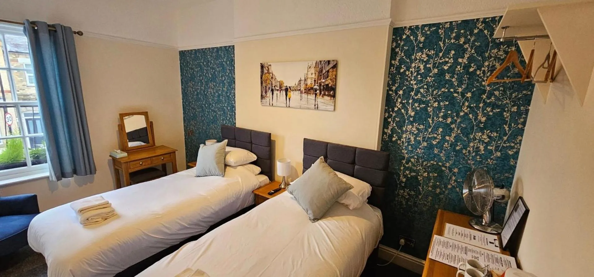 Bedroom, Bed in The Victoria Hotel