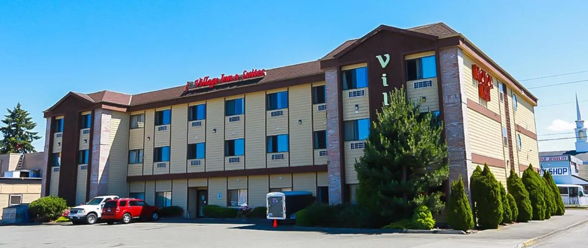 Property building in Village Inn & Suites Marysville