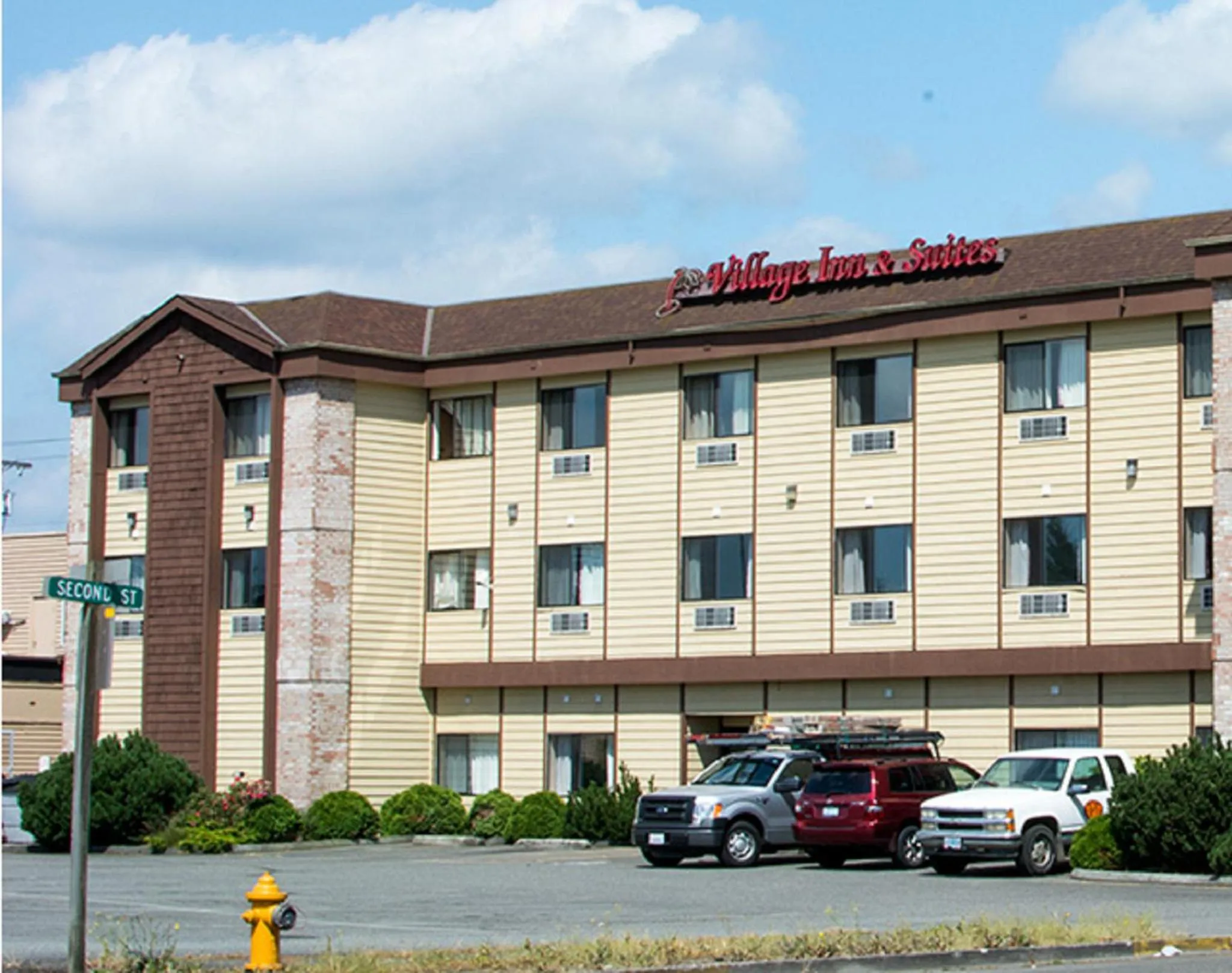Facade/entrance in Village Inn & Suites Marysville