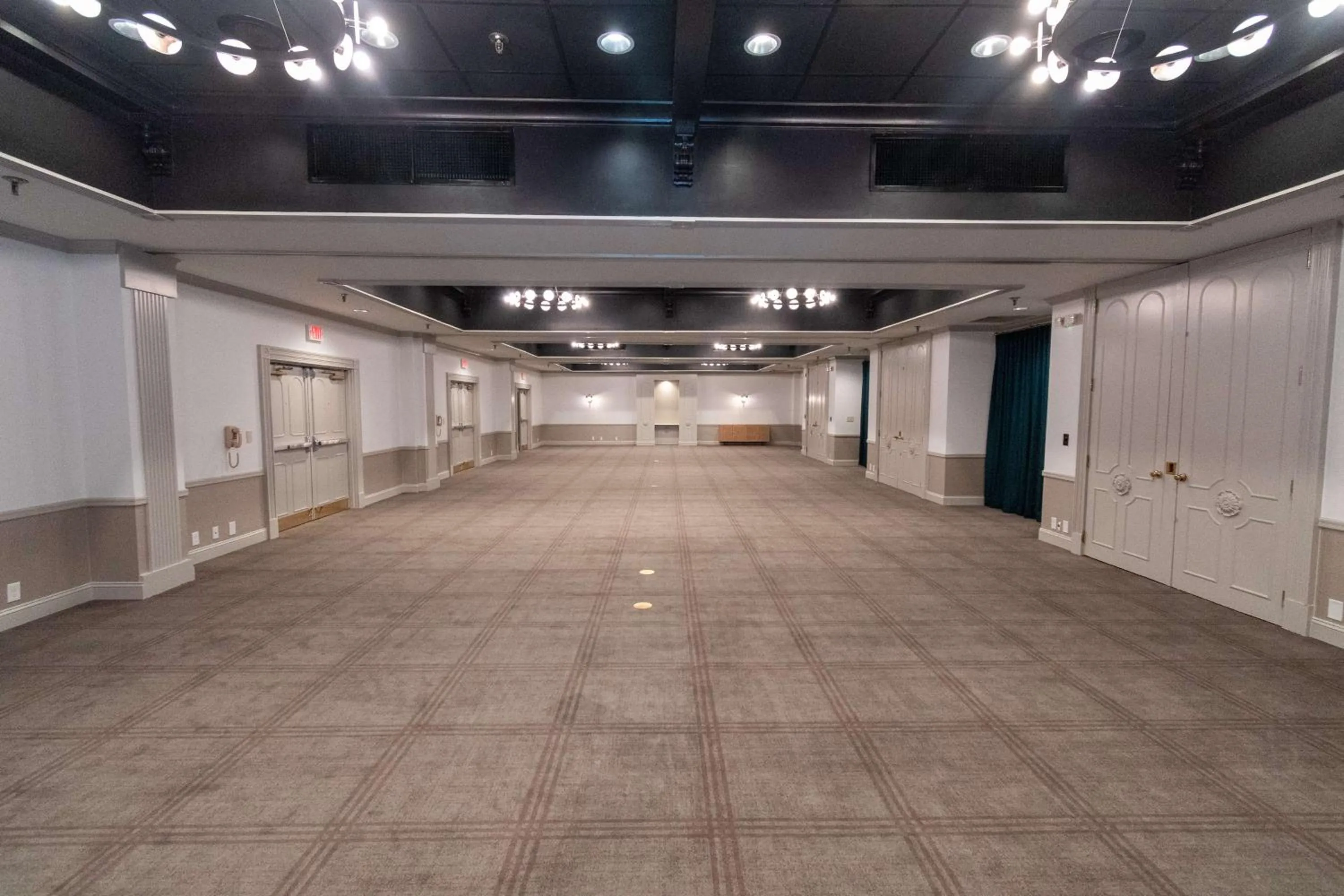 Meeting/conference room in DoubleTree Suites by Hilton Lexington