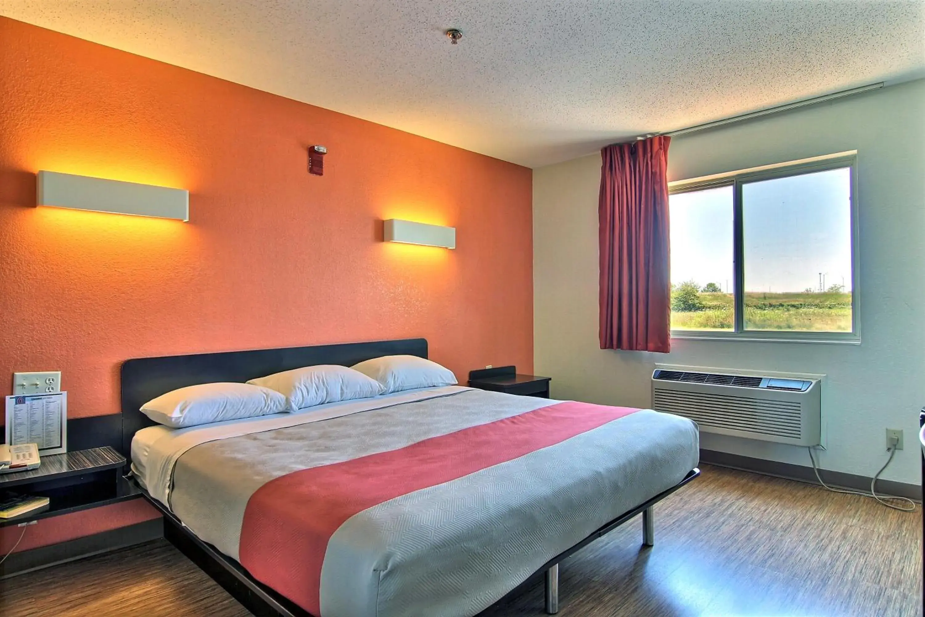 Bedroom, Bed in Motel 6-Gilman, IL Bedroom, Bed in Motel 6-Gilman, IL