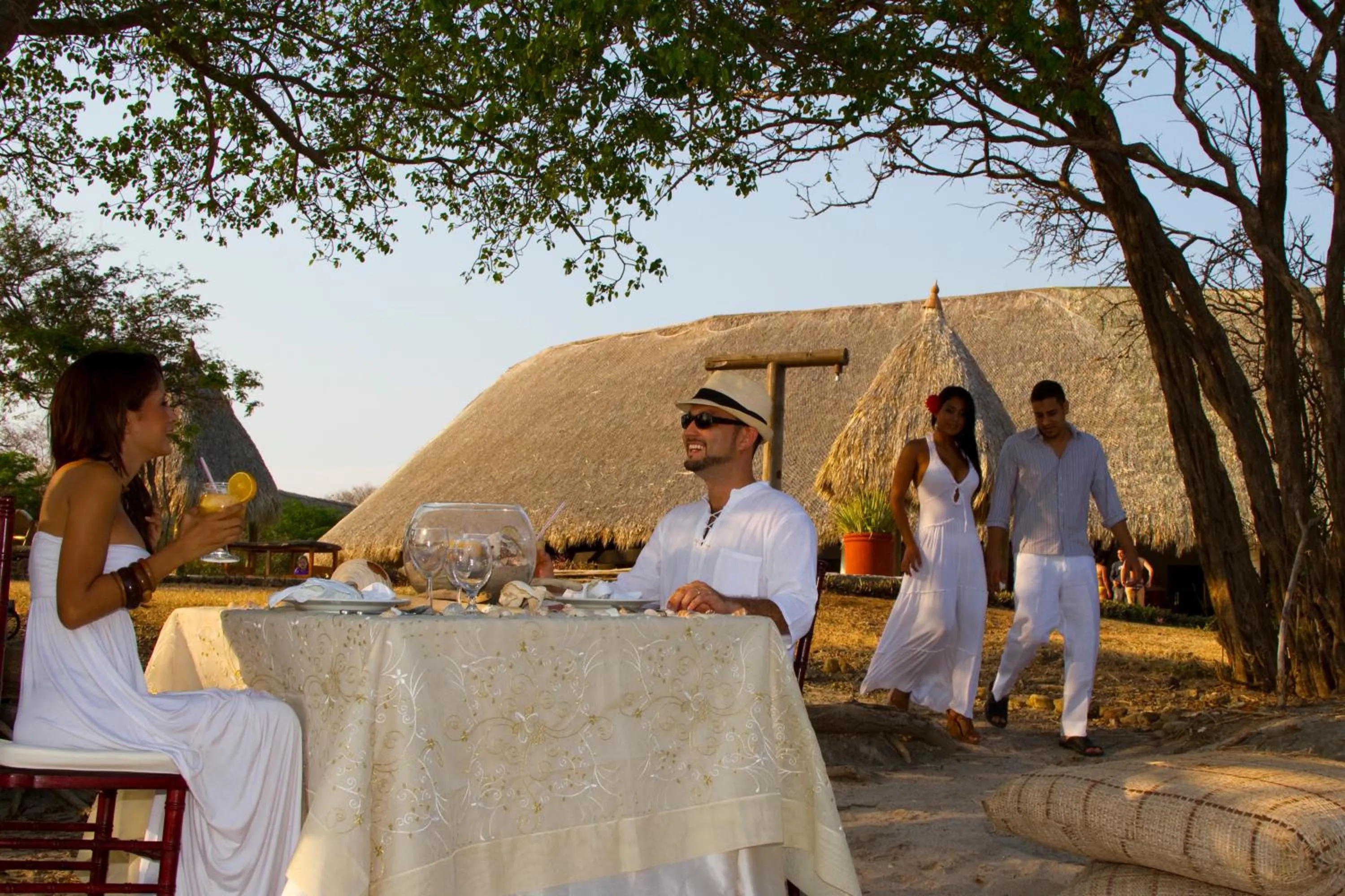 Restaurant/places to eat in Punta Teonoste Beach Resort