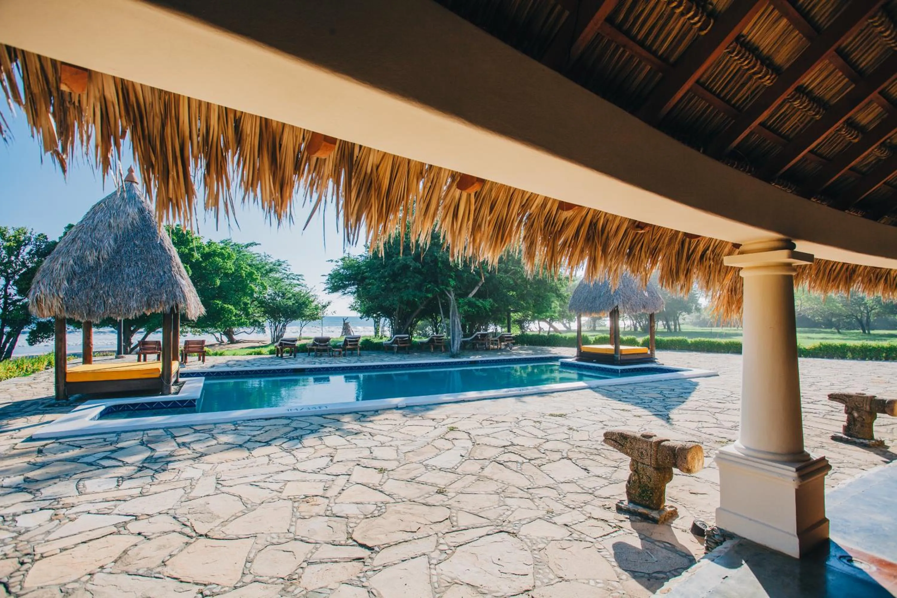 Restaurant/places to eat in Punta Teonoste Beach Resort