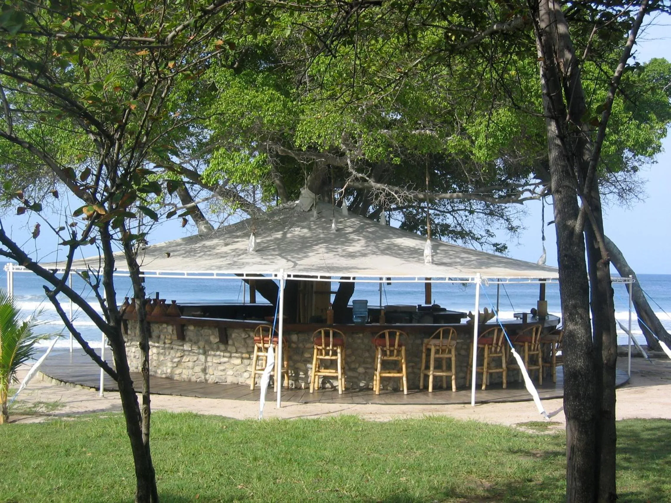 Restaurant/places to eat in Punta Teonoste Beach Resort