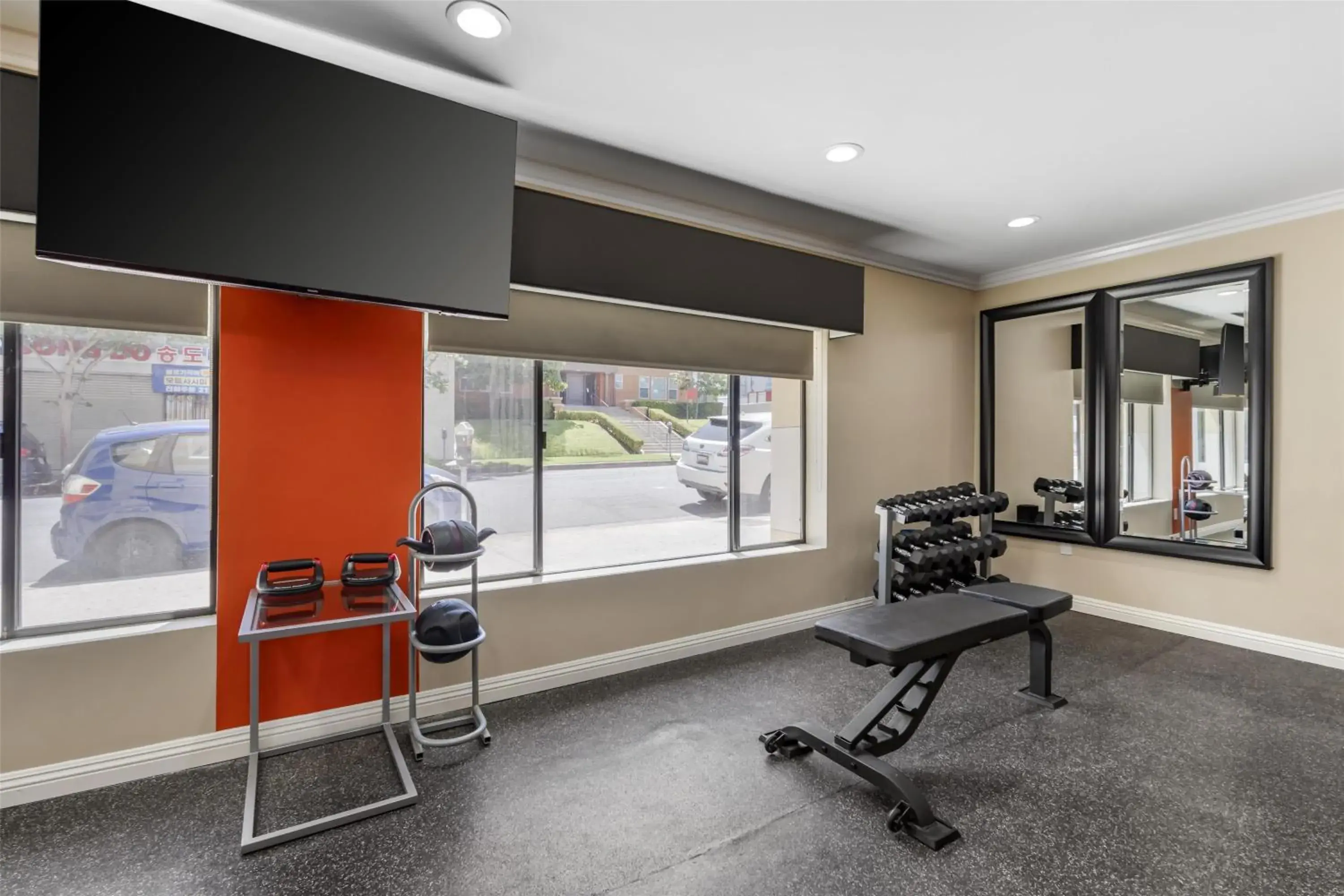 Fitness centre/facilities in Best Western Plus LA Mid-Town Hotel Fitness centre/facilities in Best Western Plus LA Mid-Town Hotel