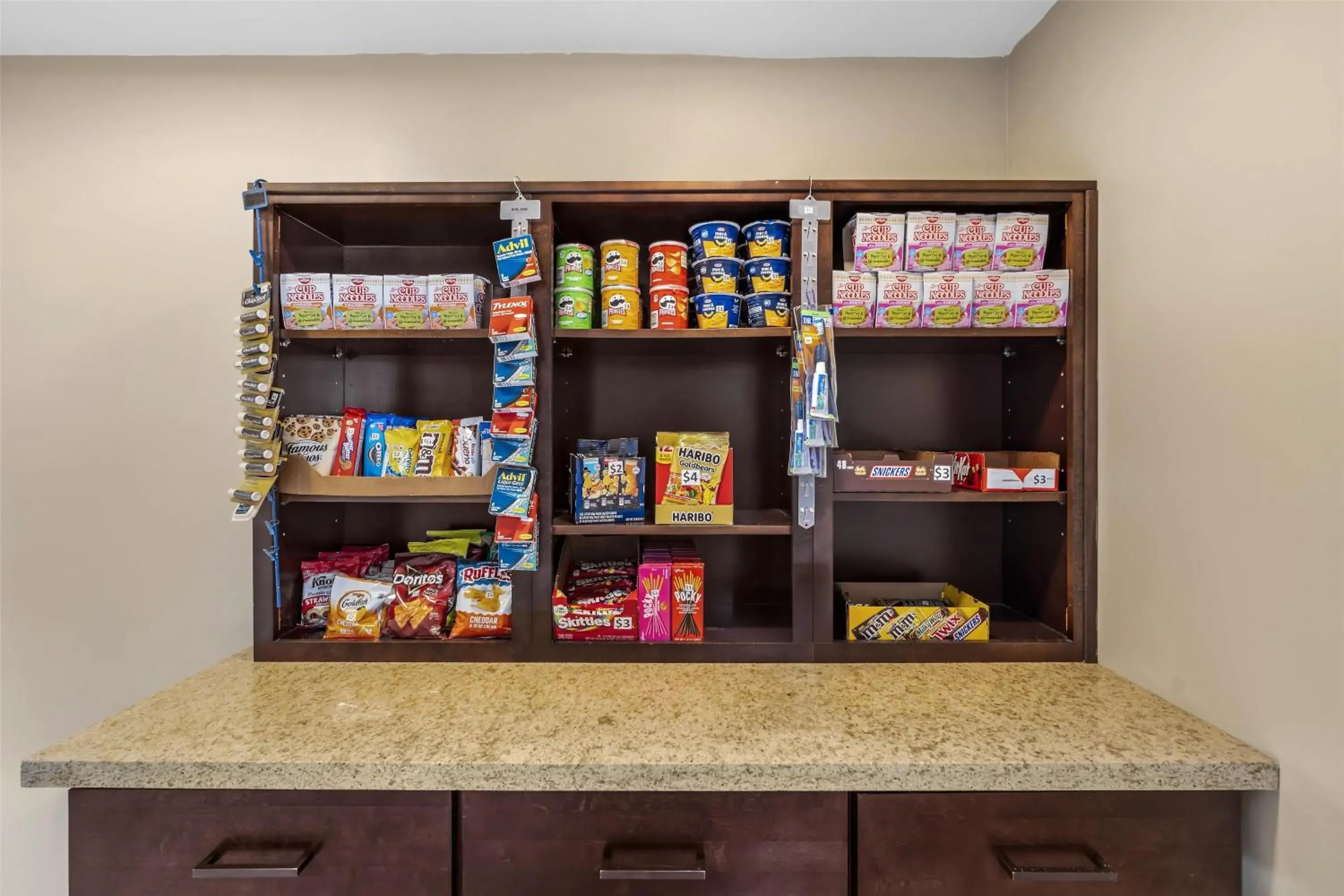 Property building in Best Western Plus LA Mid-Town Hotel Property building in Best Western Plus LA Mid-Town Hotel