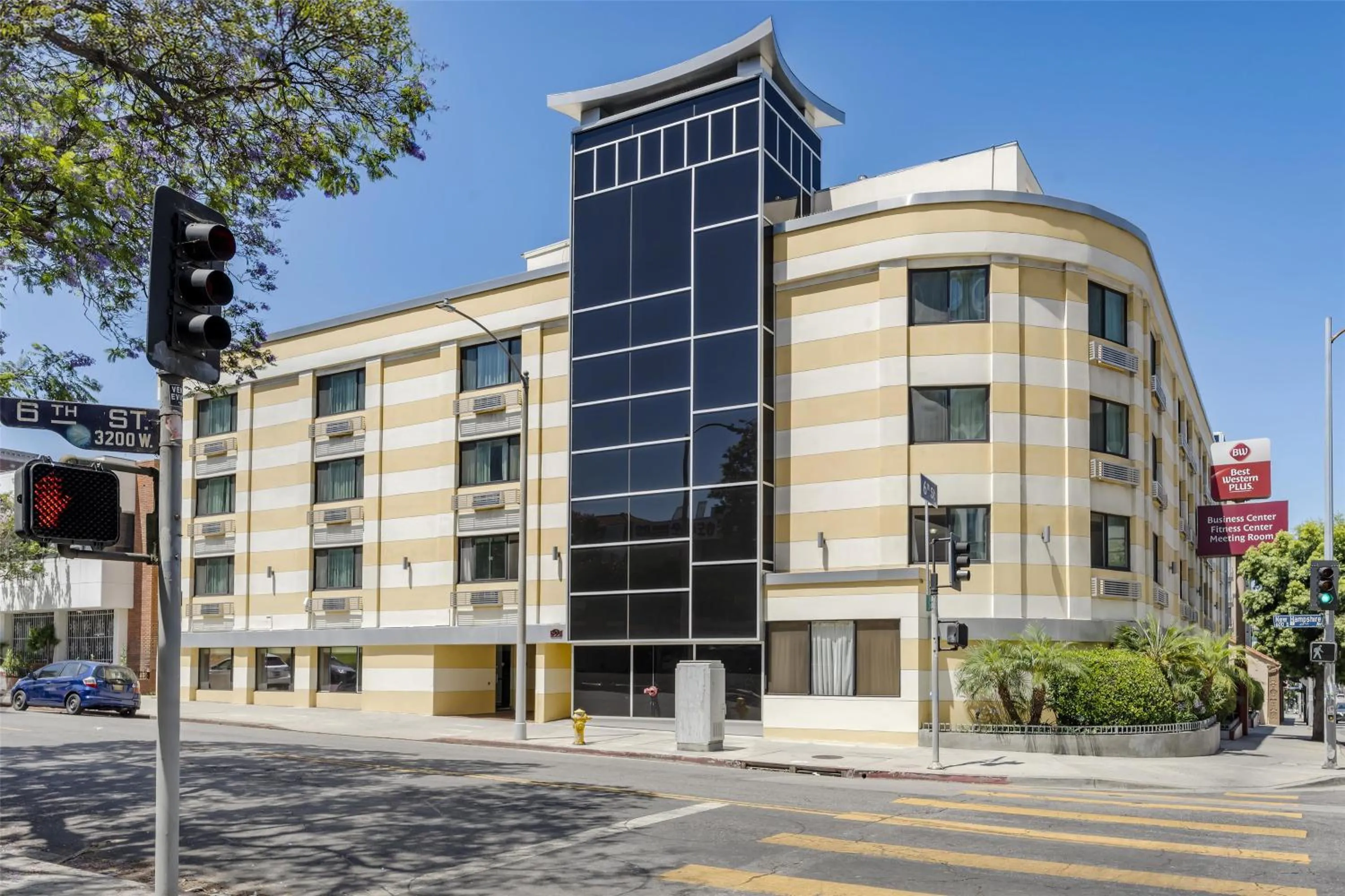 Property building in Best Western Plus LA Mid-Town Hotel