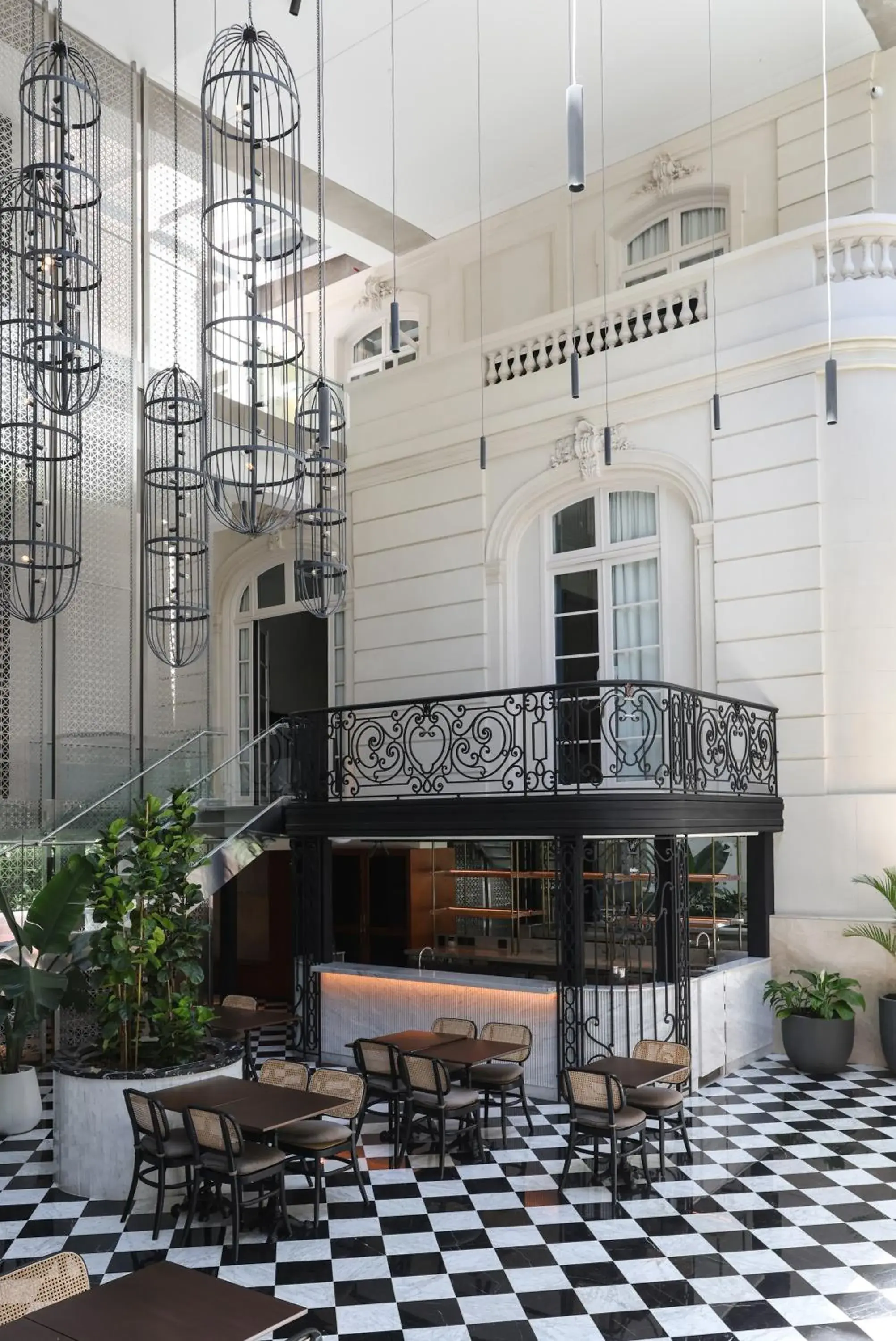 Lounge or bar in Recoleta Grand, Buenos Aires, a Tribute Portfolio Hotel Lounge or bar in Recoleta Grand, Buenos Aires, a Tribute Portfolio Hotel