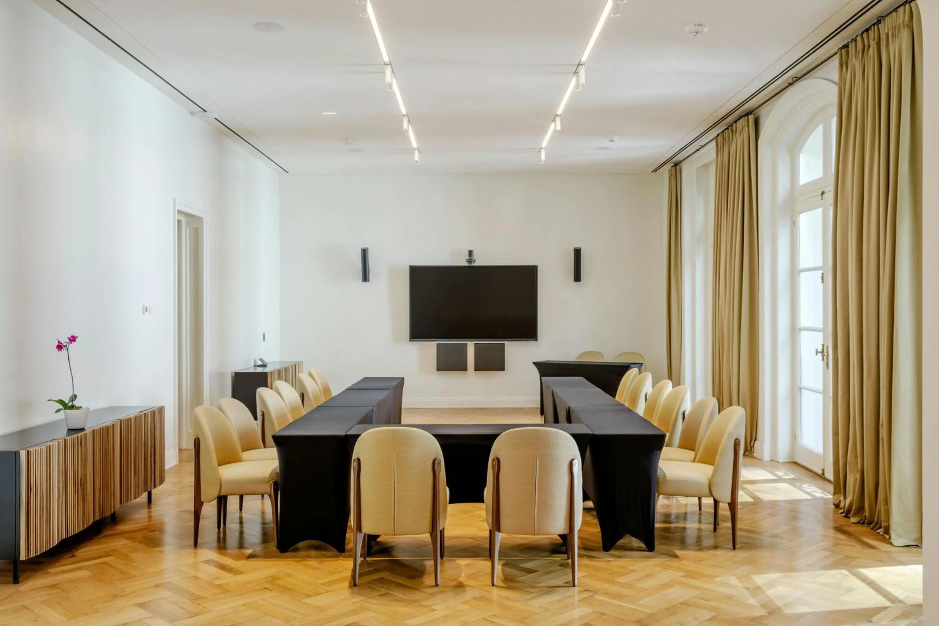 Meeting/conference room in Recoleta Grand, Buenos Aires, a Tribute Portfolio Hotel