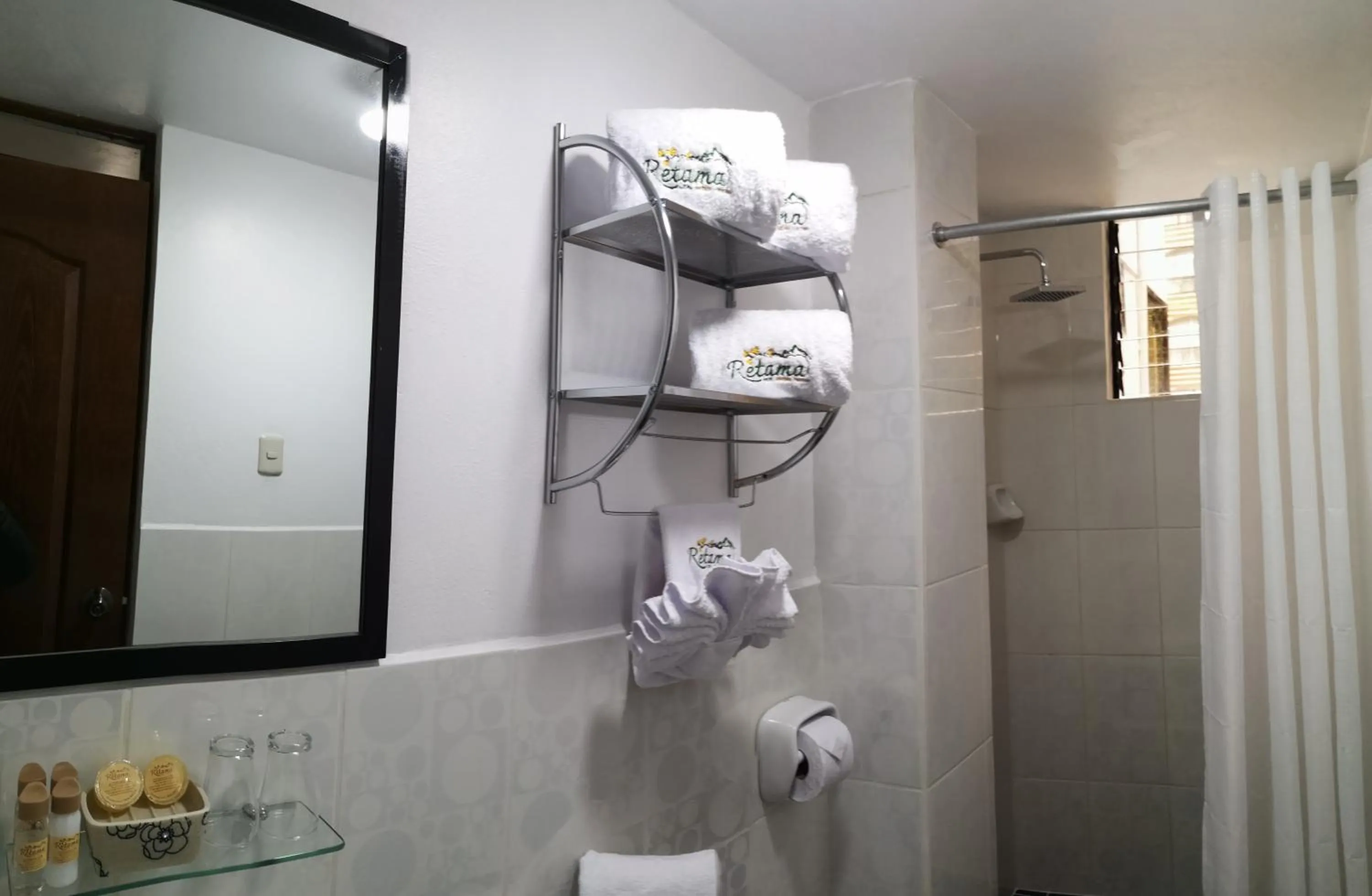 Shower in Hotel Retama Machupicchu