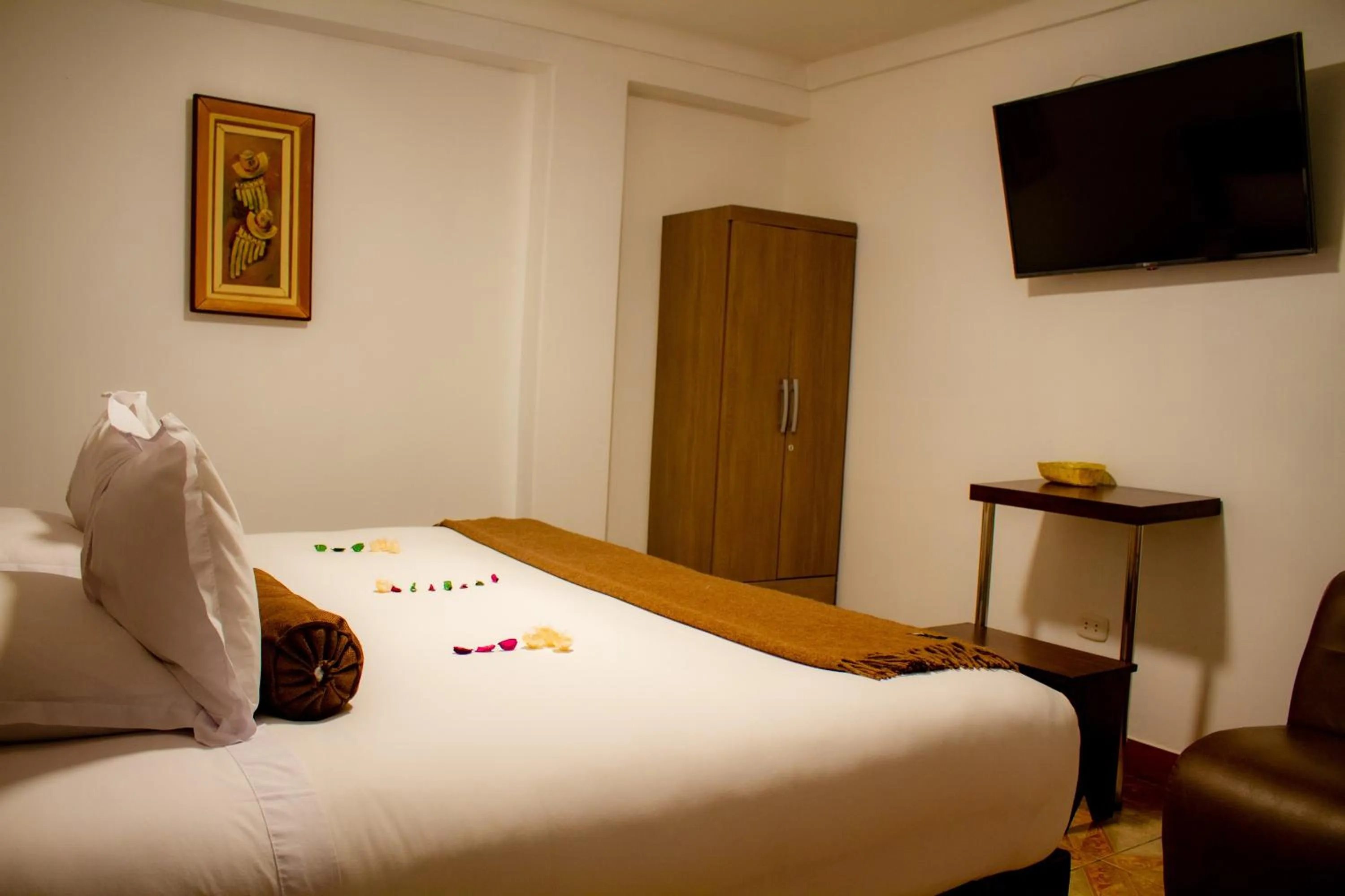 TV and multimedia in Hotel Retama Machupicchu