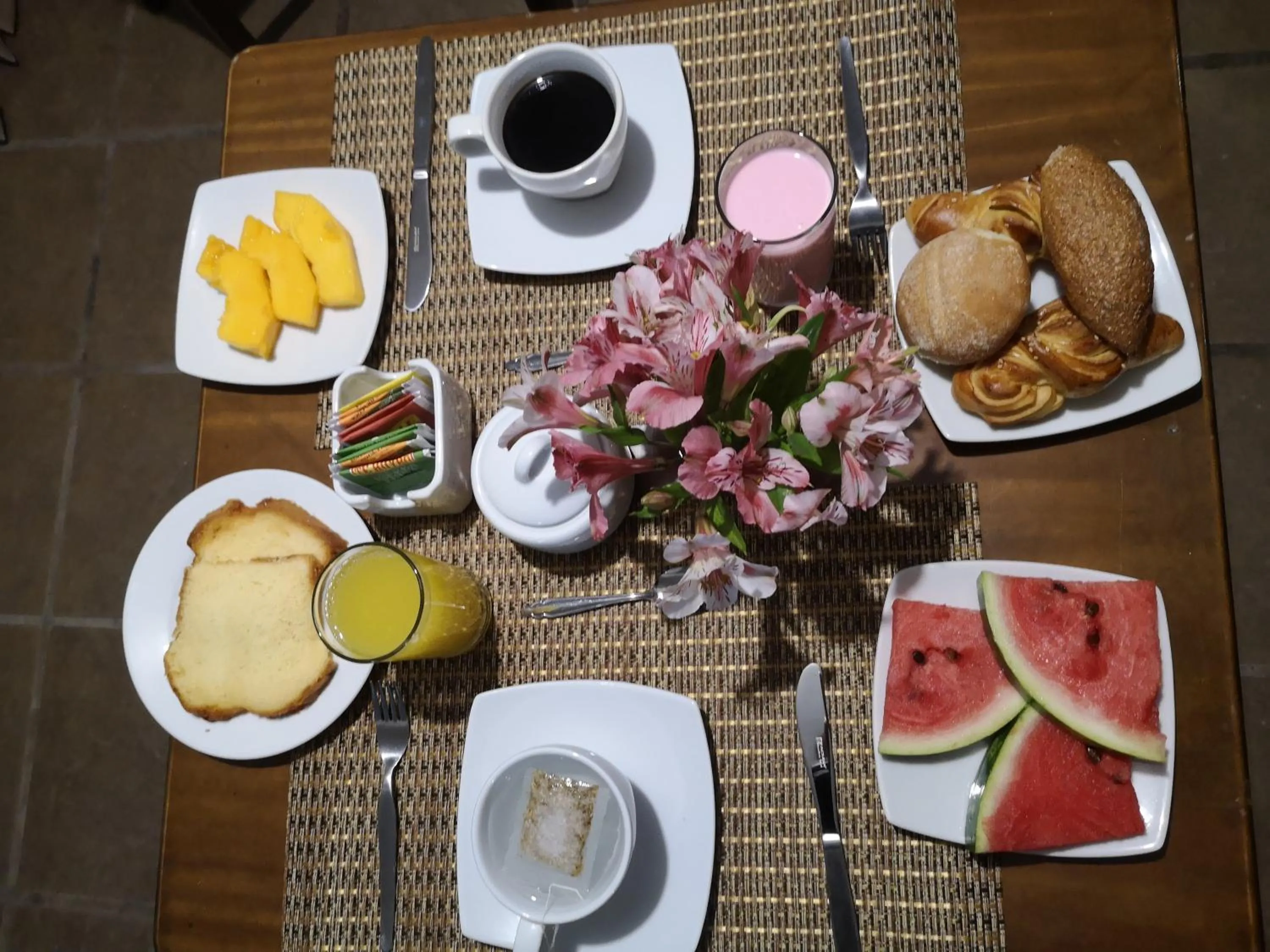 Breakfast in Hotel Retama Machupicchu