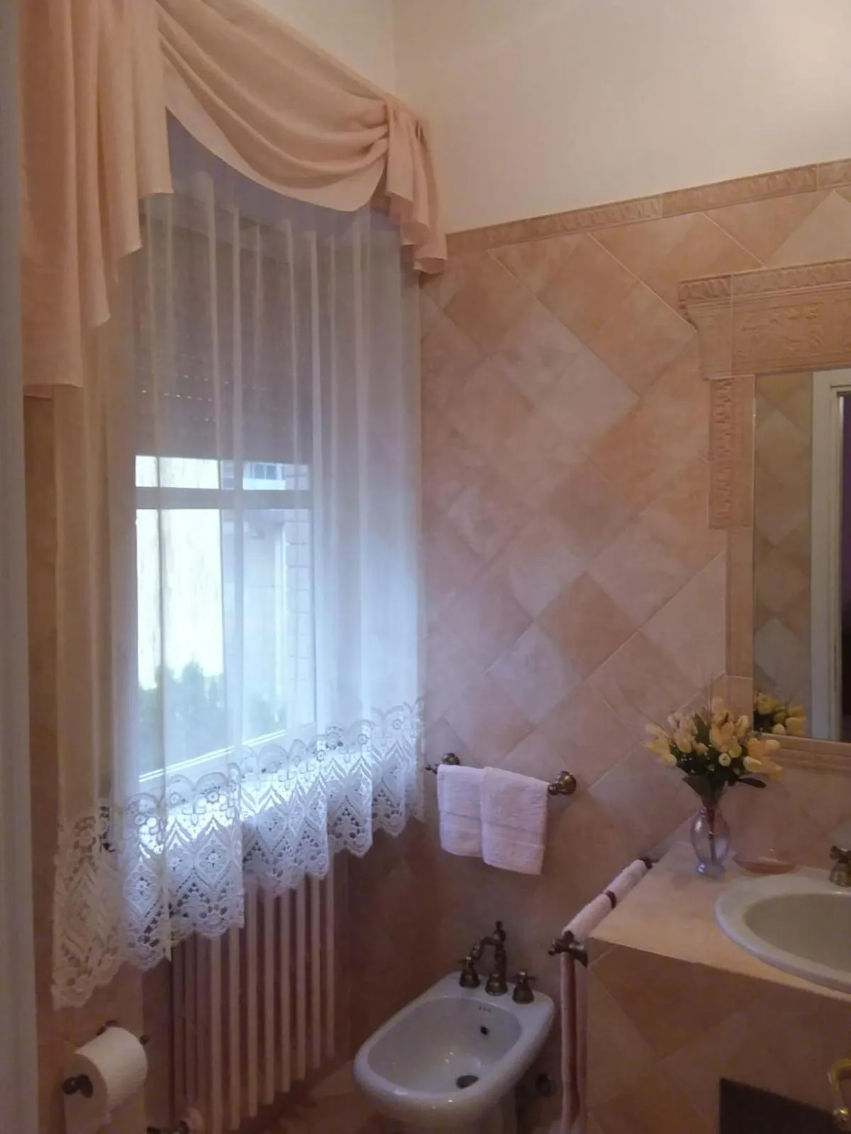 Toilet in Maison Lavande