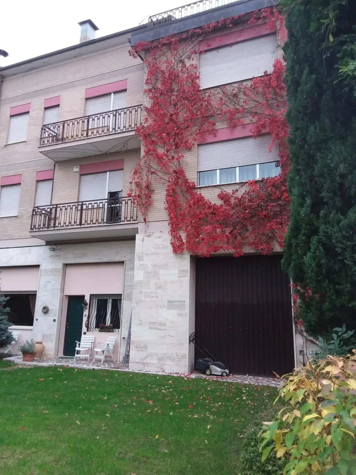 Property building in Maison Lavande