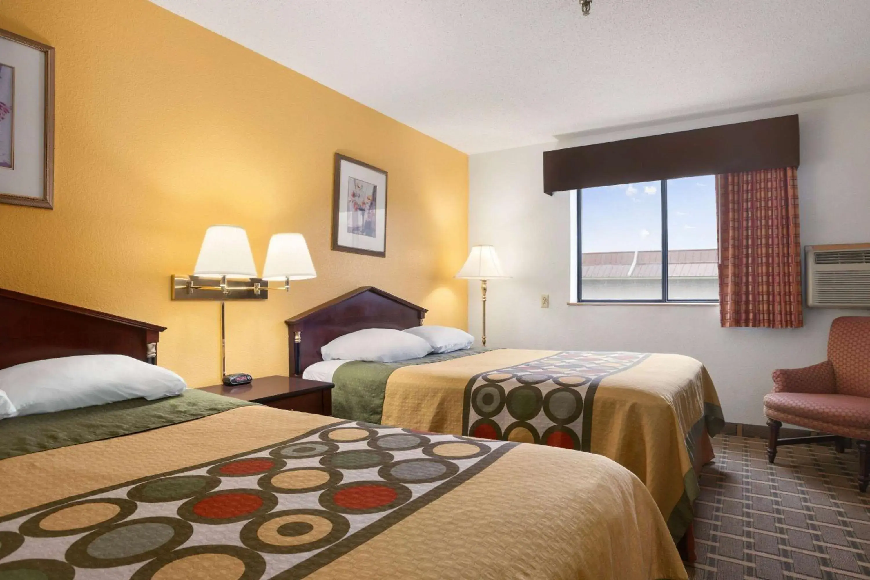 Photo of the whole room, Bed in Brookville Inn Photo of the whole room, Bed in Brookville Inn