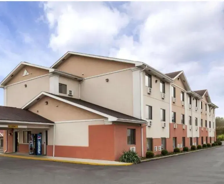 Property building in Brookville Inn Property building in Brookville Inn