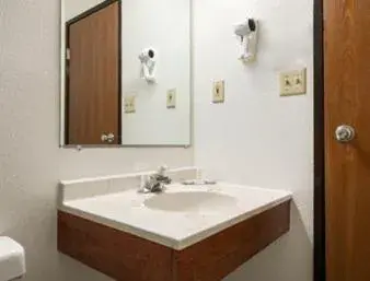 King Room - Mobility Access/Non-Smoking in Super 8 by Wyndham Brookville King Room - Mobility Access/Non-Smoking in Super 8 by Wyndham Brookville